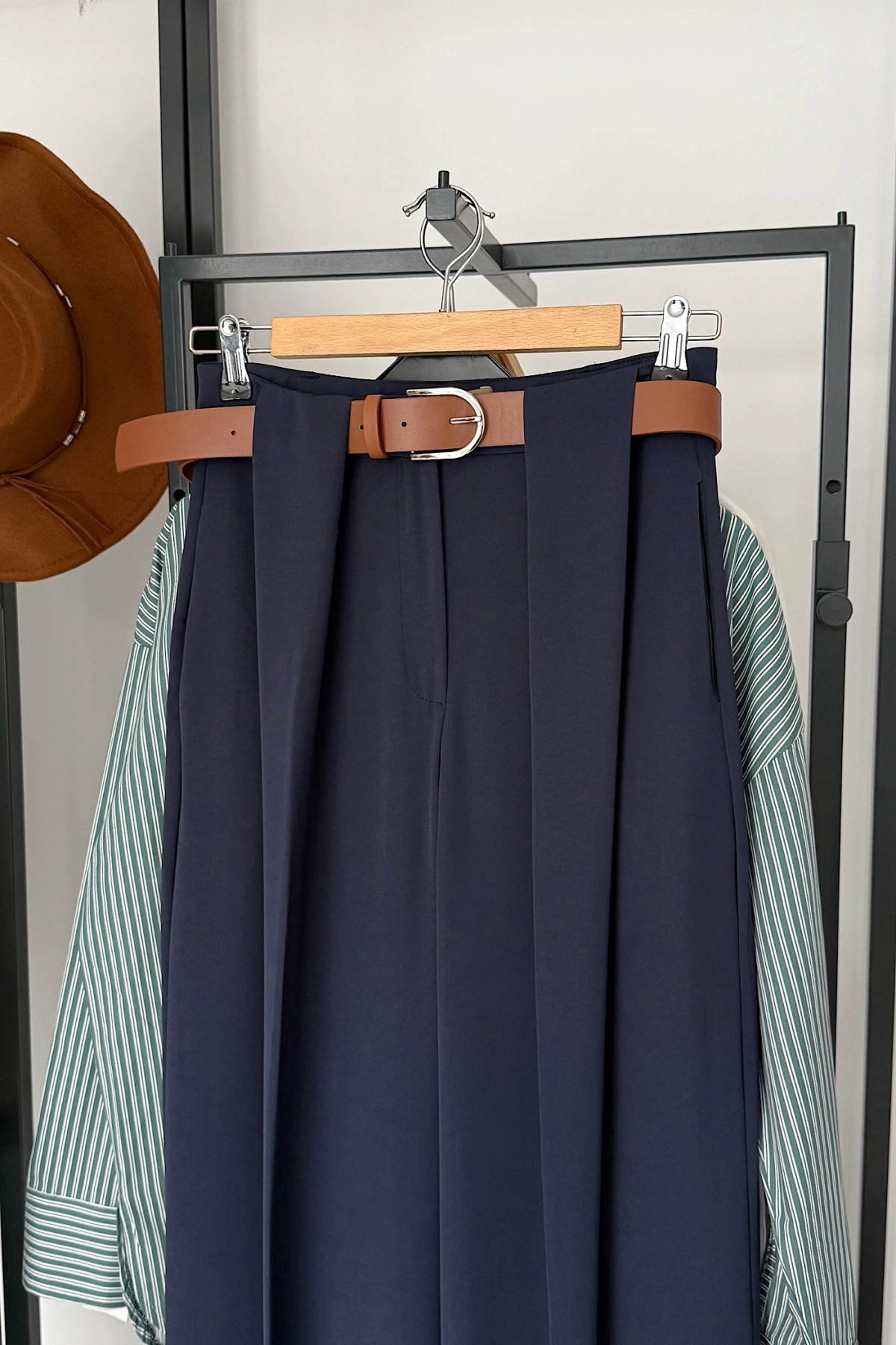 Kendinden Kemerli Kumaş Pantolon Lacivert