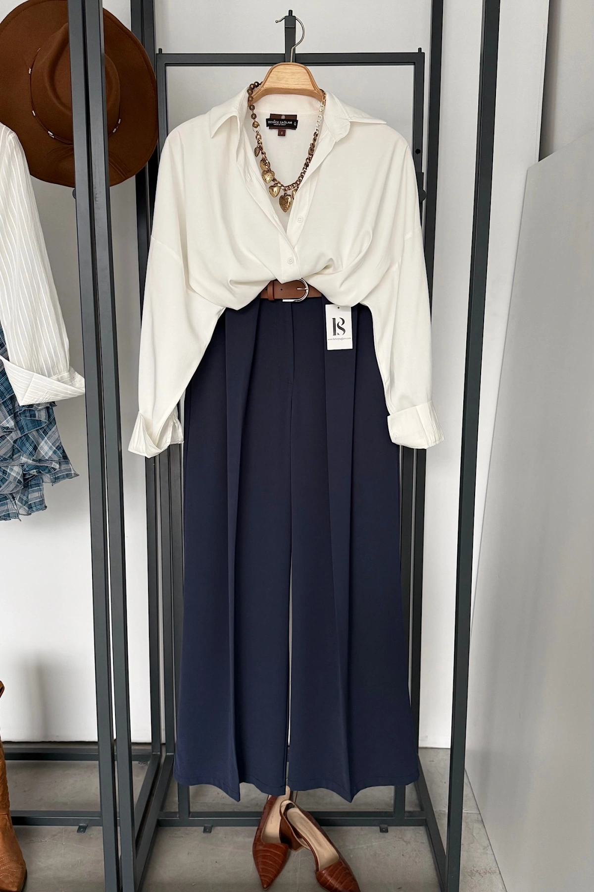 Dökümlü Tensel Oversize Gömlek Beyaz