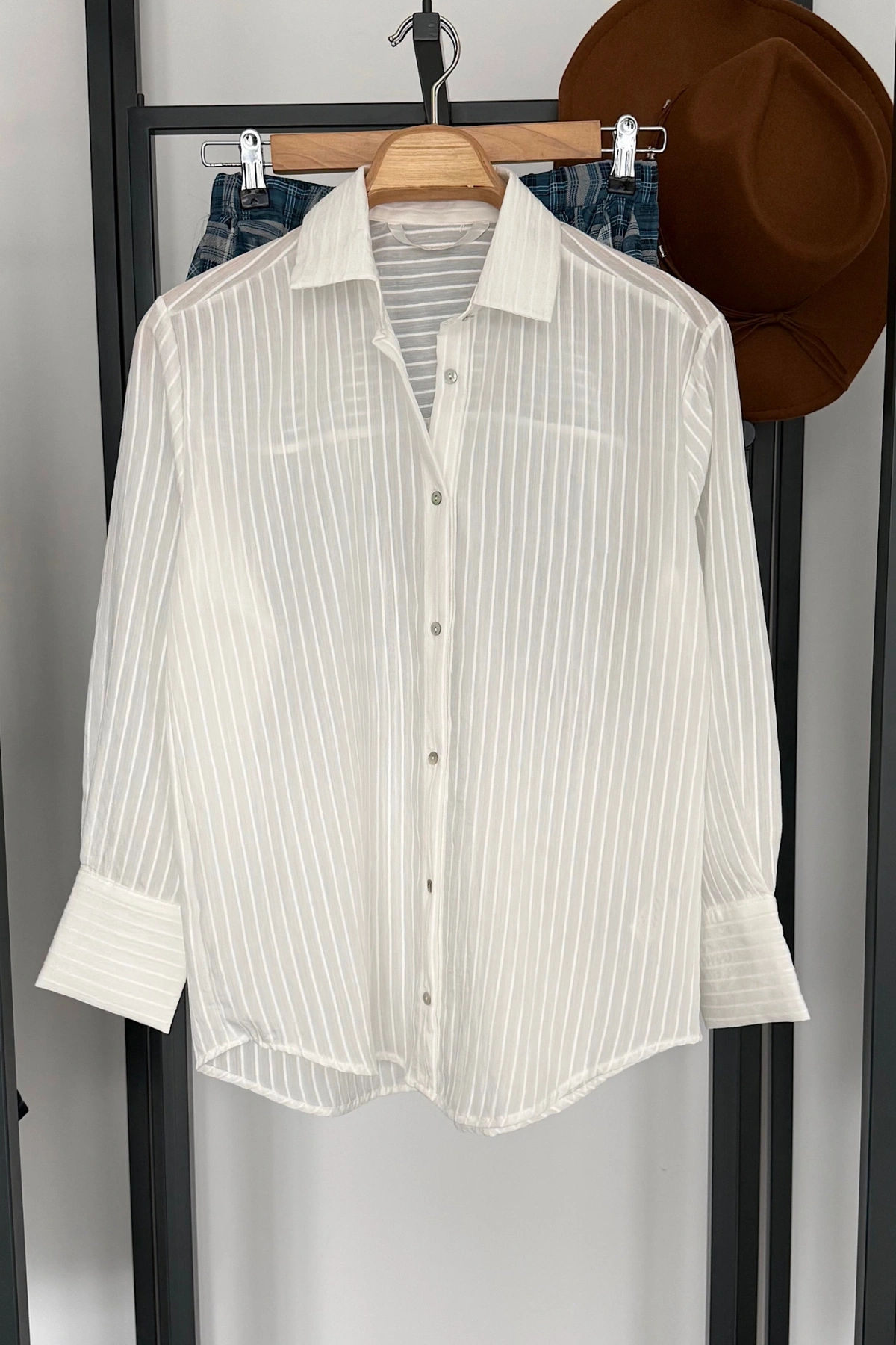 Çizgi Desenli Gömlek Beyaz