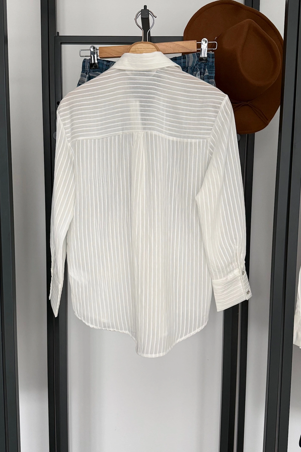 Çizgi Desenli Gömlek Beyaz