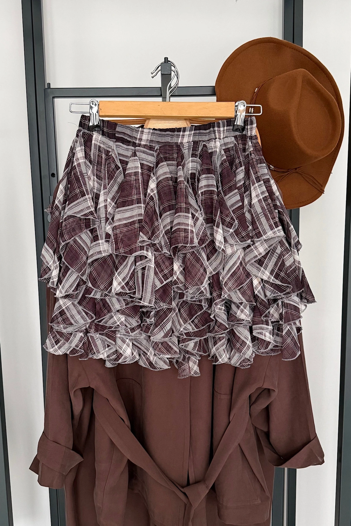 Beli Lastikli Fırfırlı Mini Etek Kahverengi