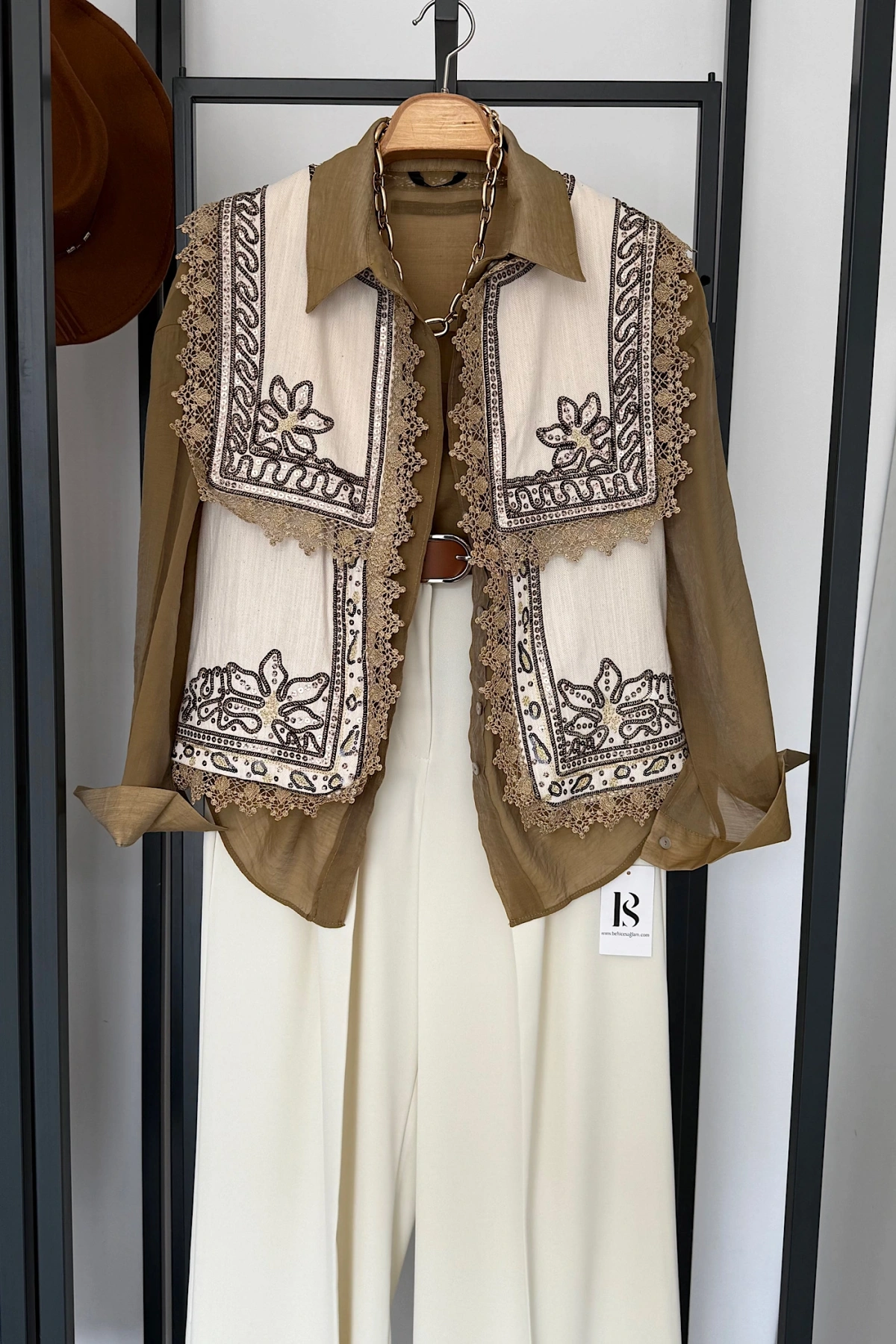 Tasarım Nakışlı Yelek Krem
