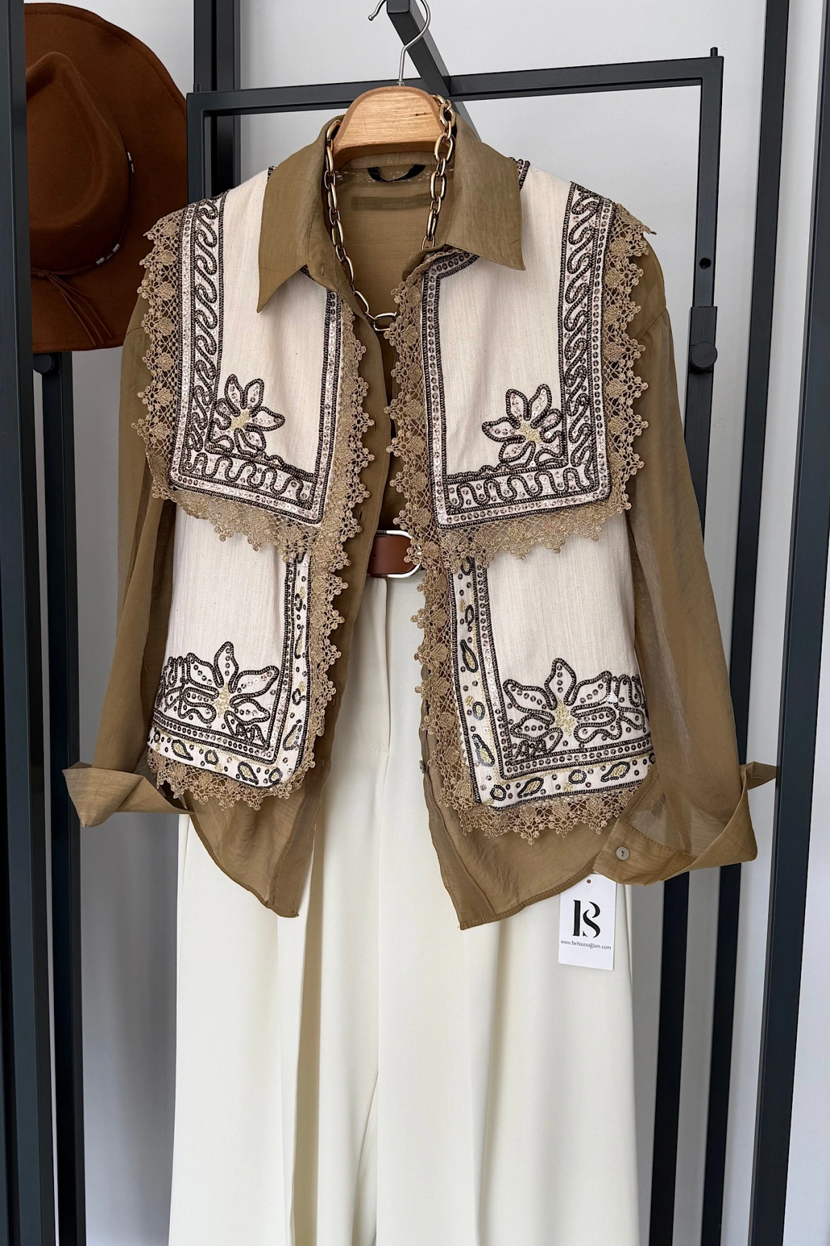 Tasarım Nakışlı Yelek Krem