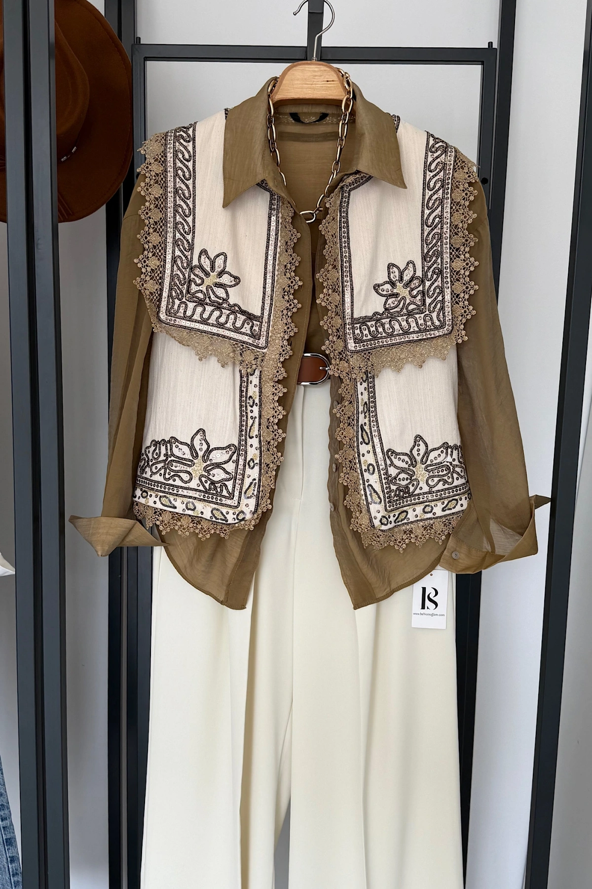 Tasarım Nakışlı Yelek Krem