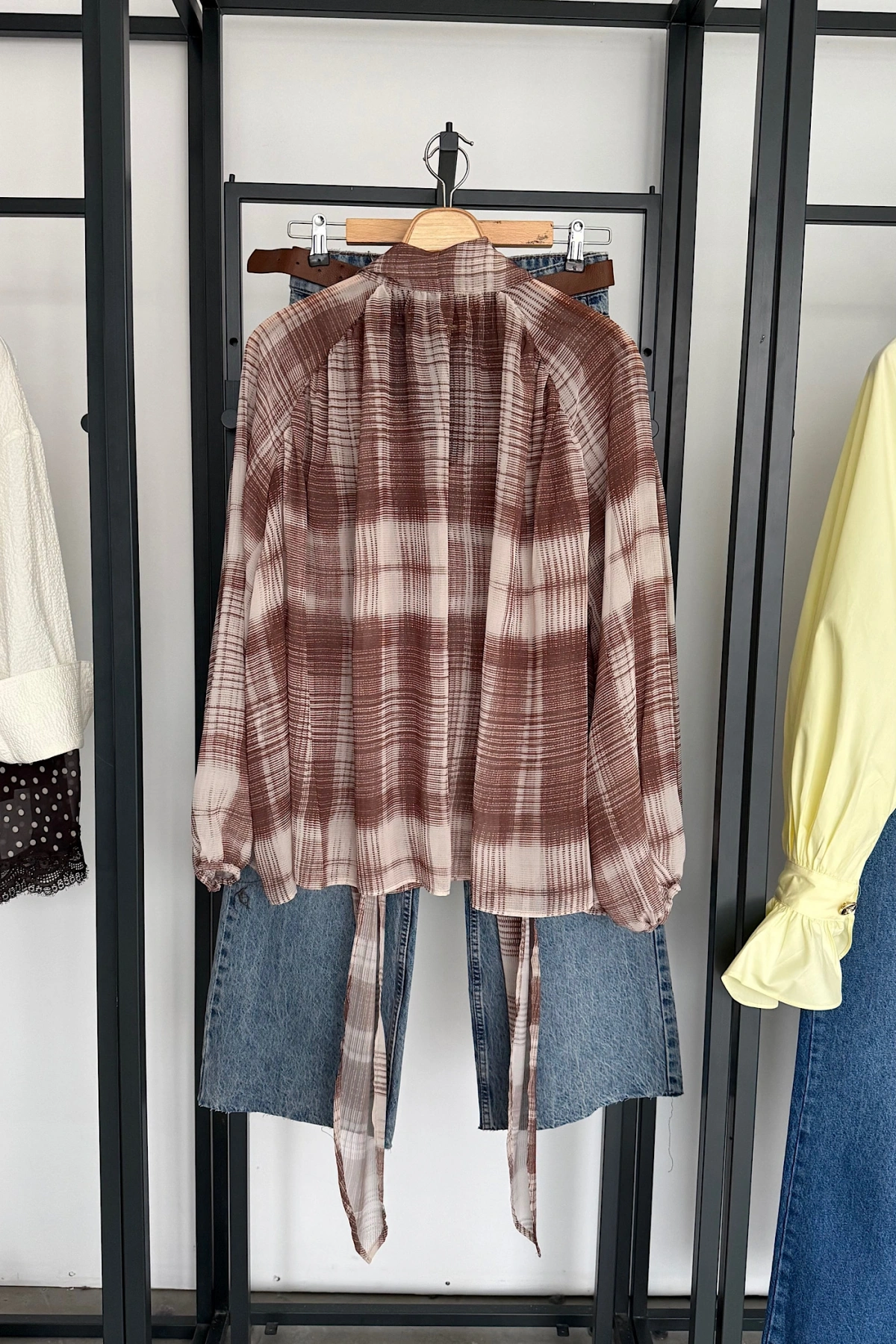 Boyun Bağlamalı Şifon Gömlek Kahve-Krem