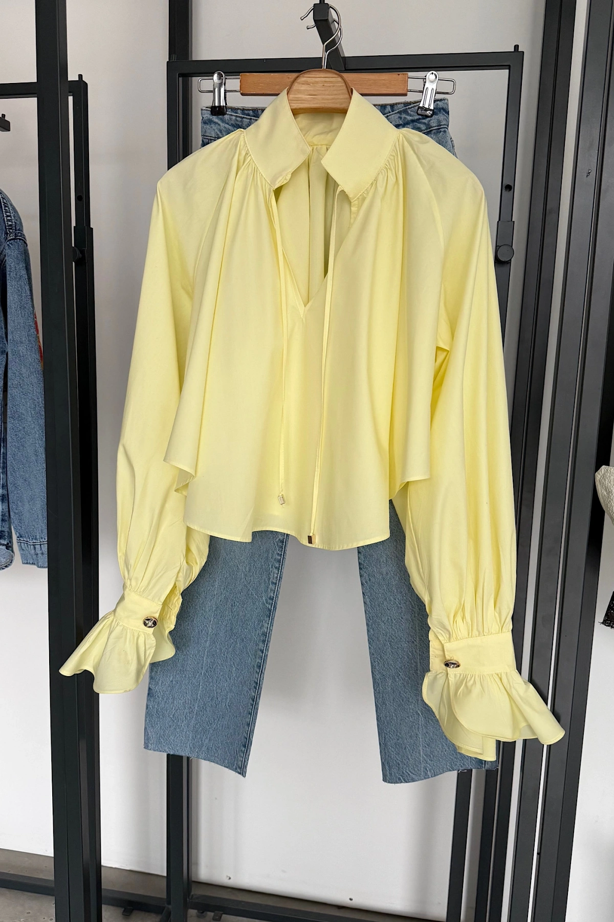 Boyun Bağlamalı Gömlek Sarı