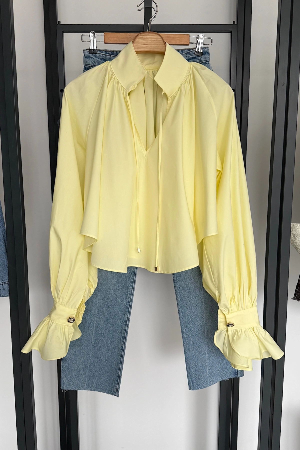 Boyun Bağlamalı Gömlek Sarı