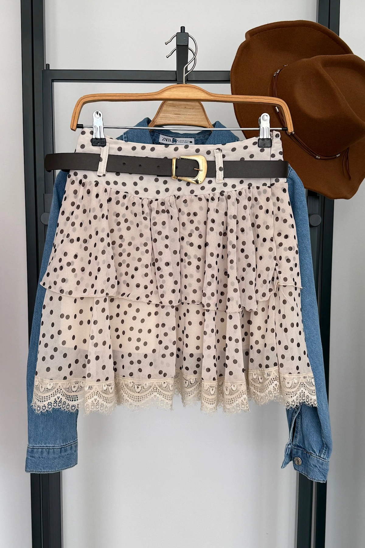 Kendinden Kemerli Puantiyeli Şifon Etek Bej