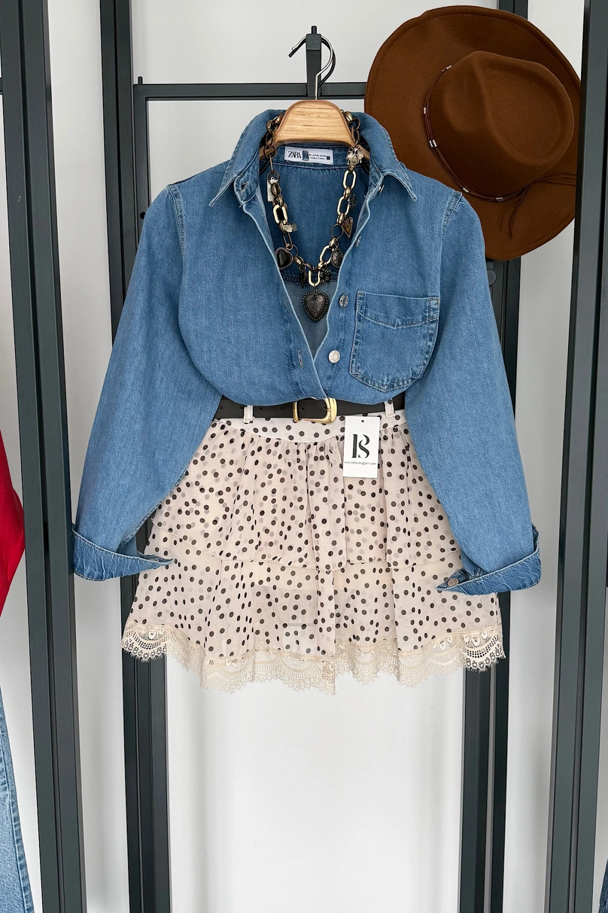 Kendinden Kemerli Puantiyeli Şifon Etek Bej