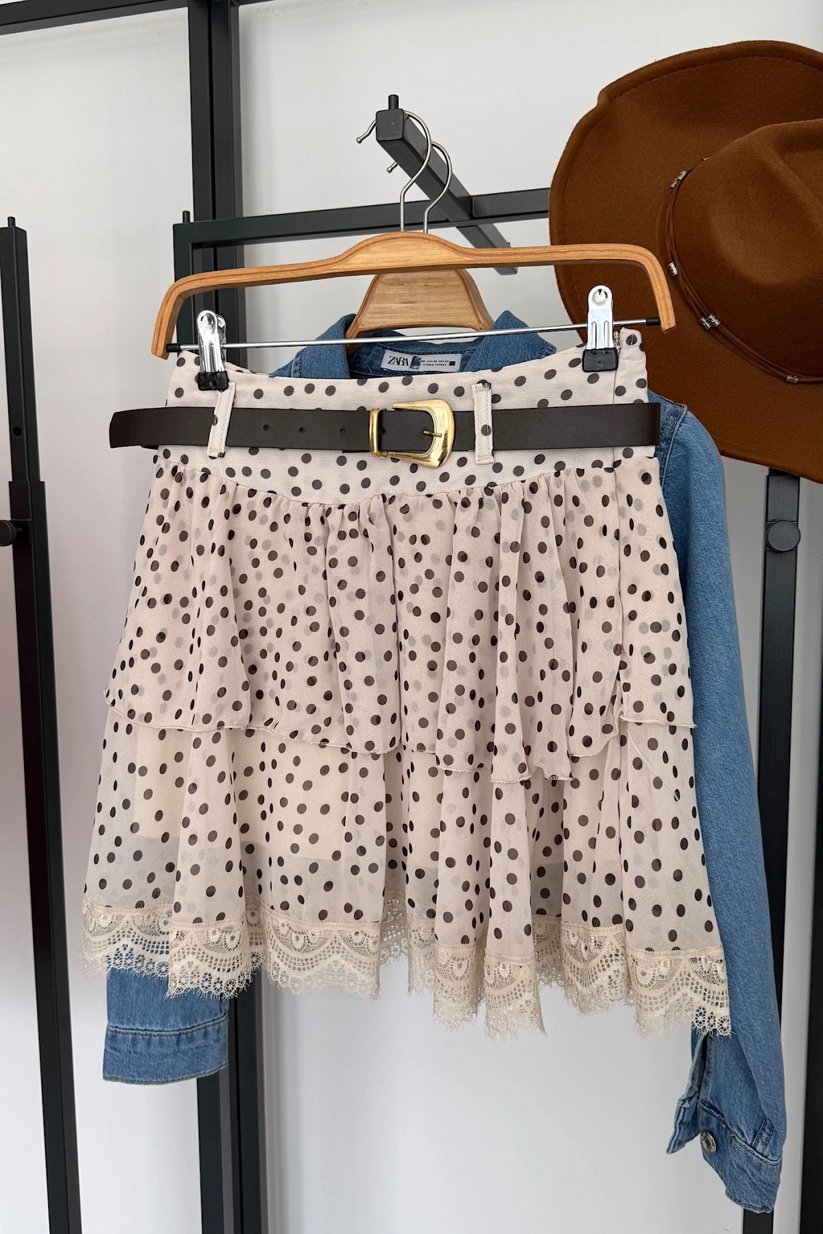 Kendinden Kemerli Puantiyeli Şifon Etek Bej