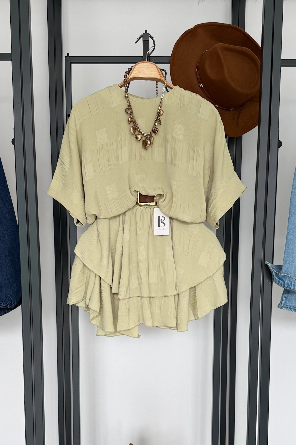 Eteği Katlı Mini Elbise Yeşil