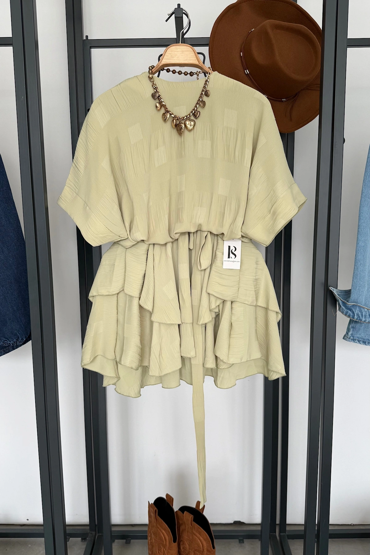 Eteği Katlı Mini Elbise Yeşil