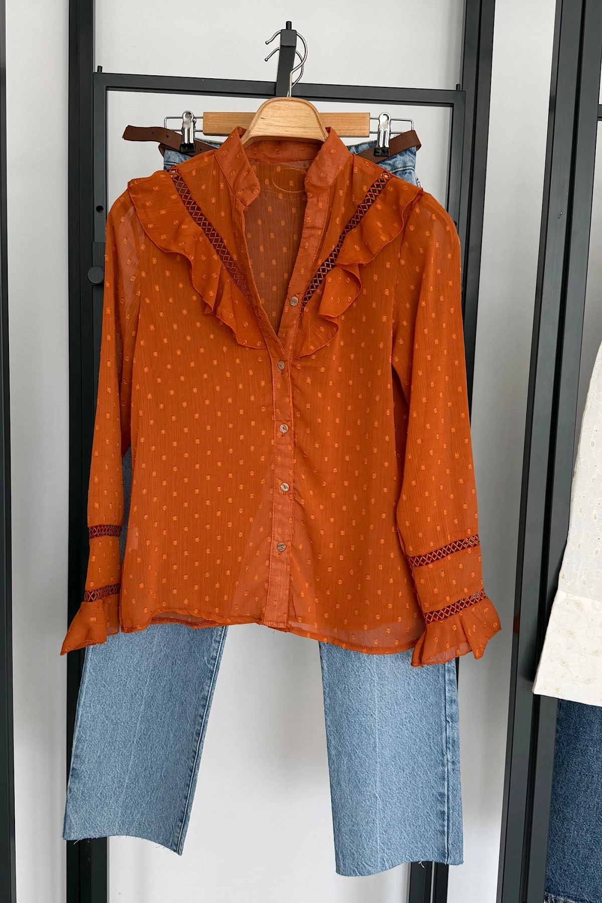 Güpürlü Hakim Yaka Gömlek Kiremit