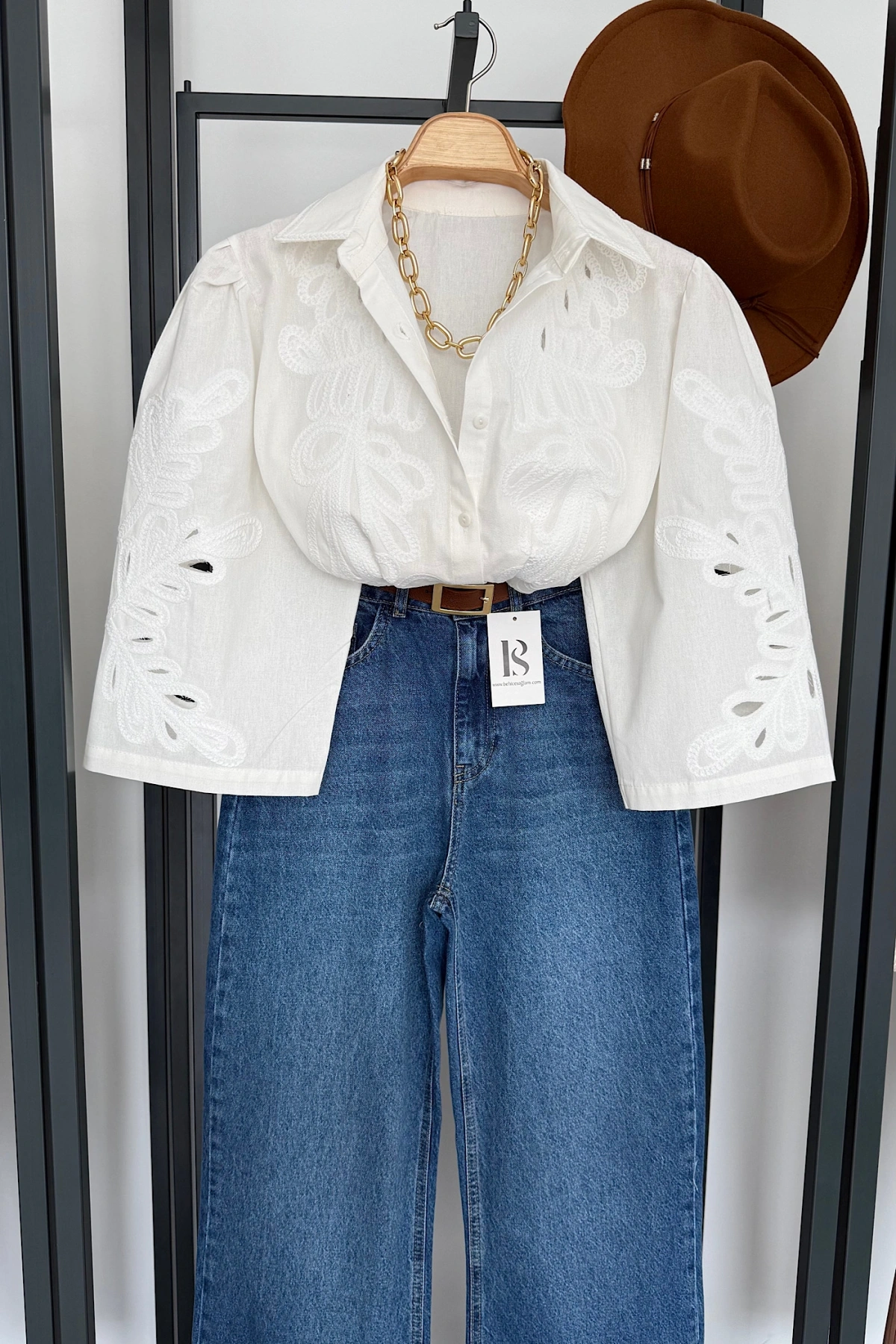 İşlemeli Dilimli Gömlek Beyaz