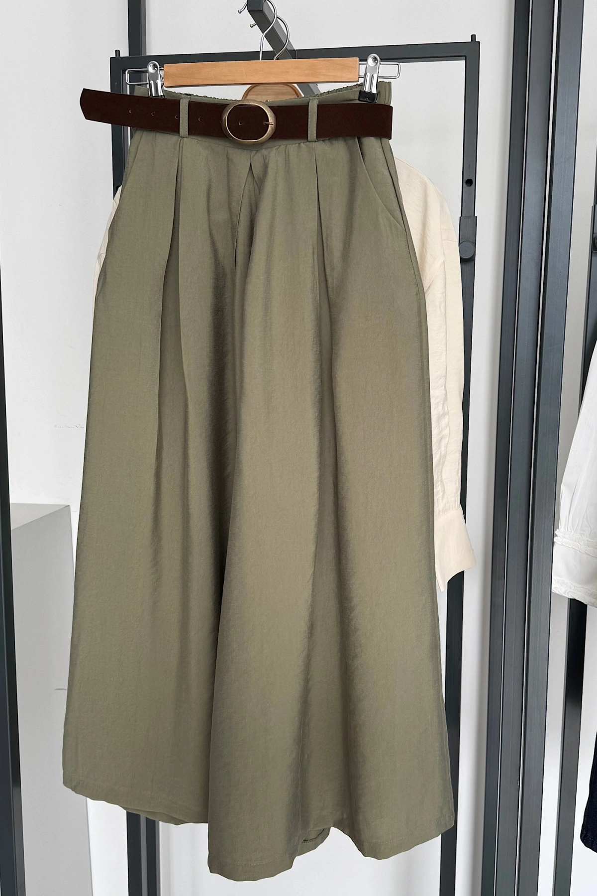 Etek Görünümlü Kemerli Pantolon Yeşil