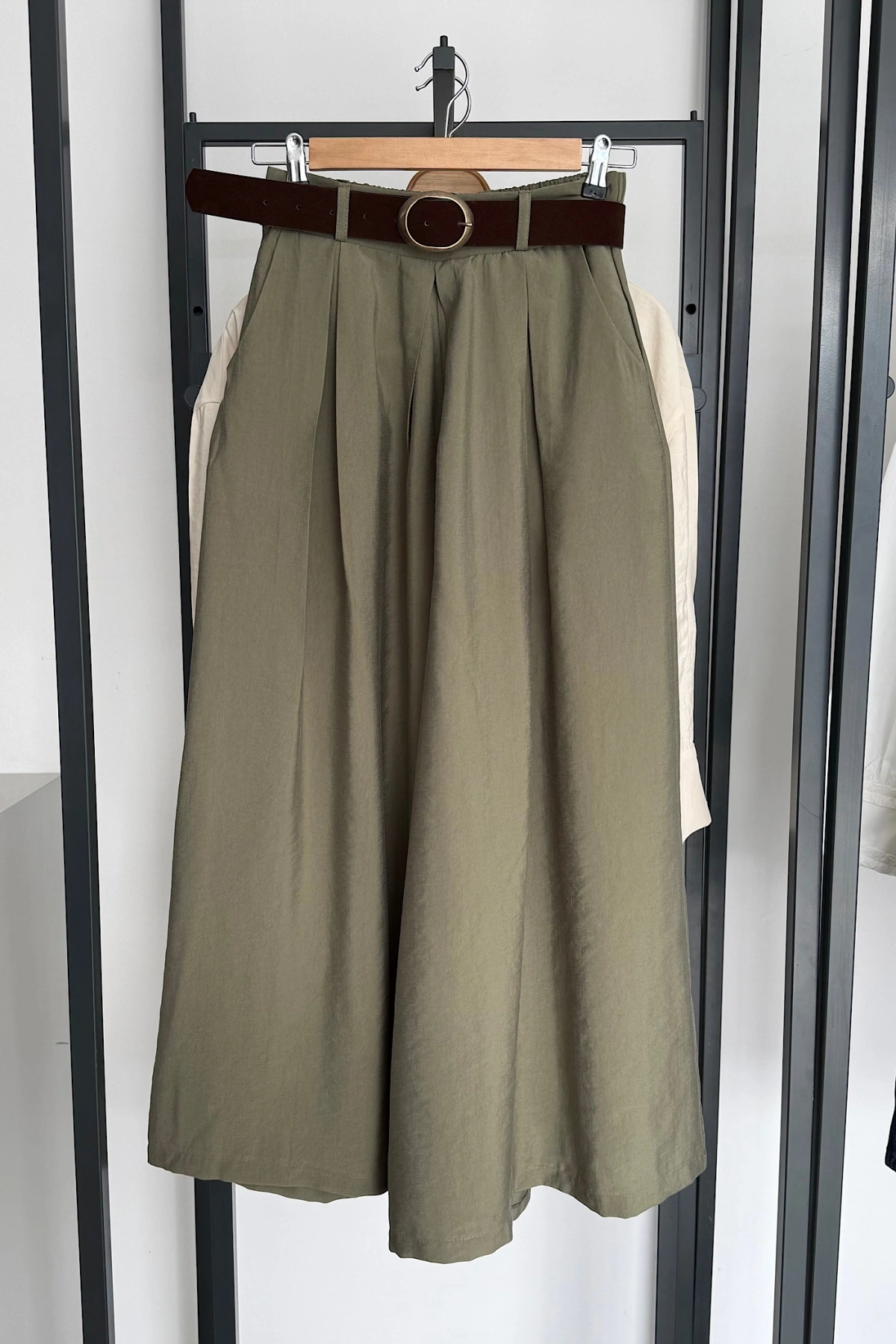 Etek Görünümlü Kemerli Pantolon Yeşil