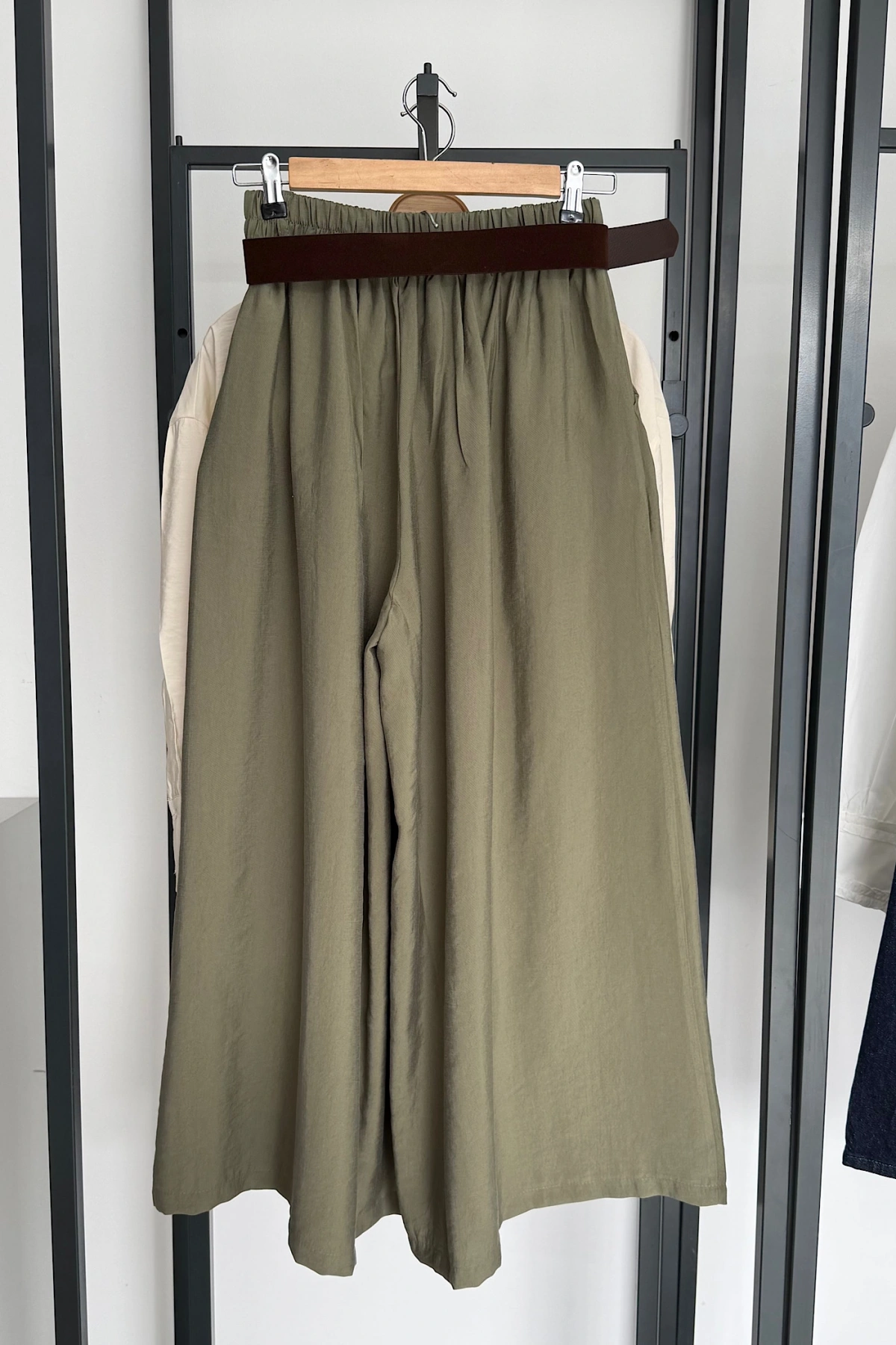 Etek Görünümlü Kemerli Pantolon Yeşil