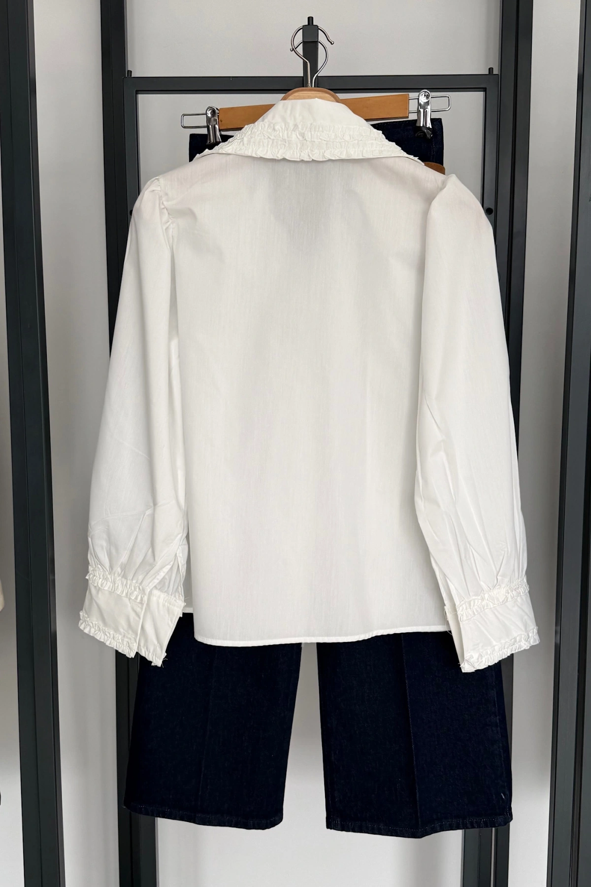 Yaka Desenli Gömlek Beyaz