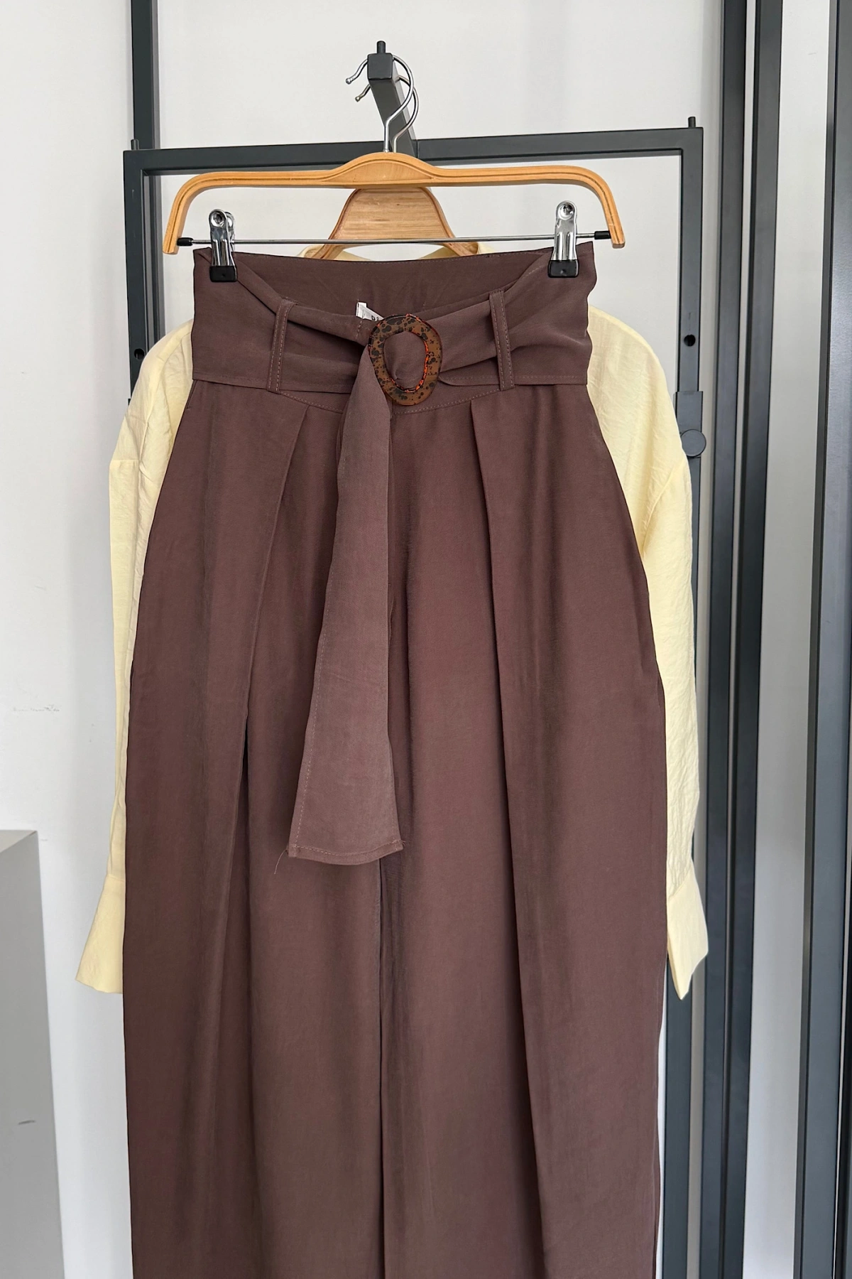 Dökümlü Pileli Pantolon Kahverengi