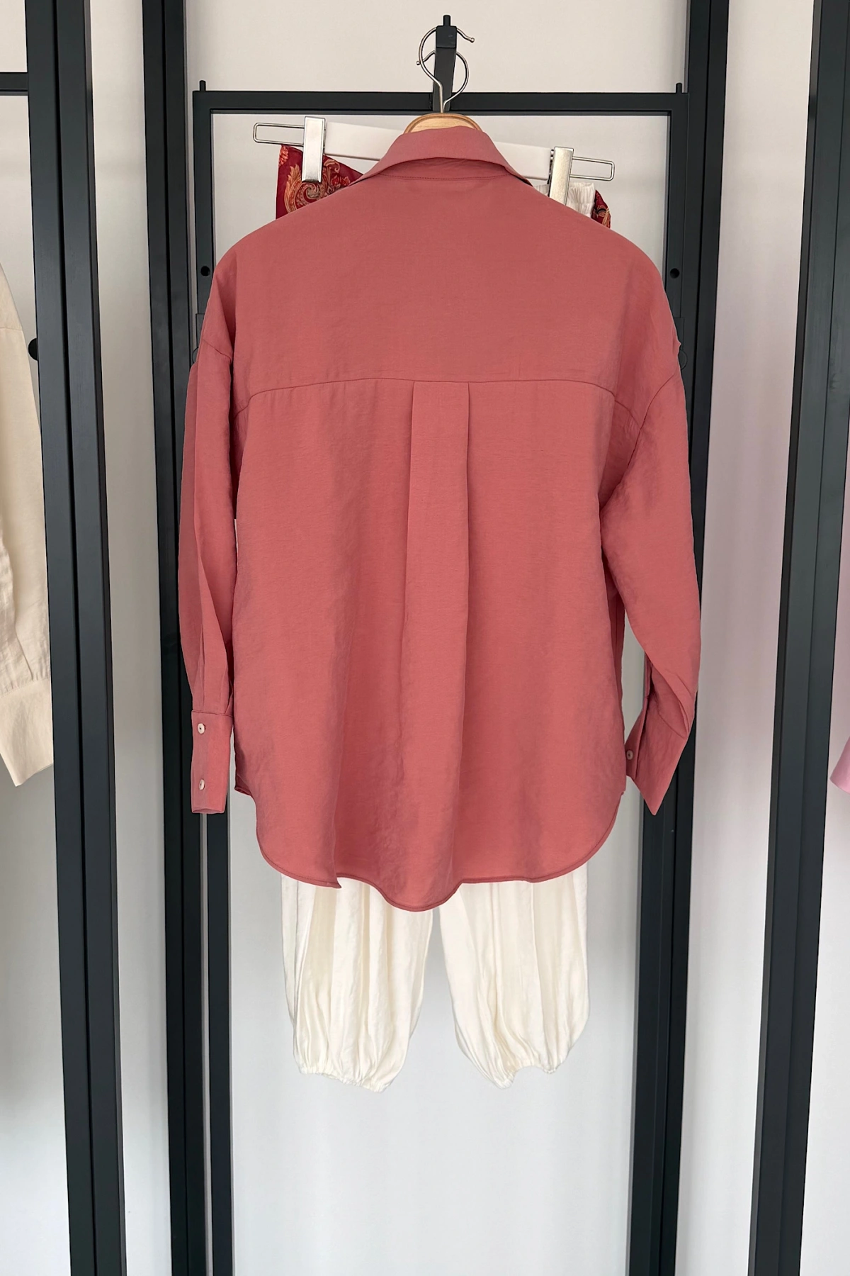 Modal V Yaka Gömlek Gül Kurusu