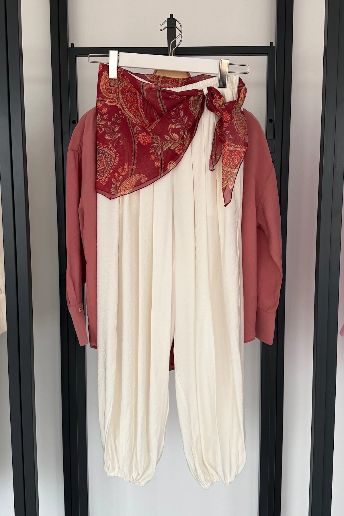 Kendinden Şal Detaylı Şalvar Pantolon Ekru