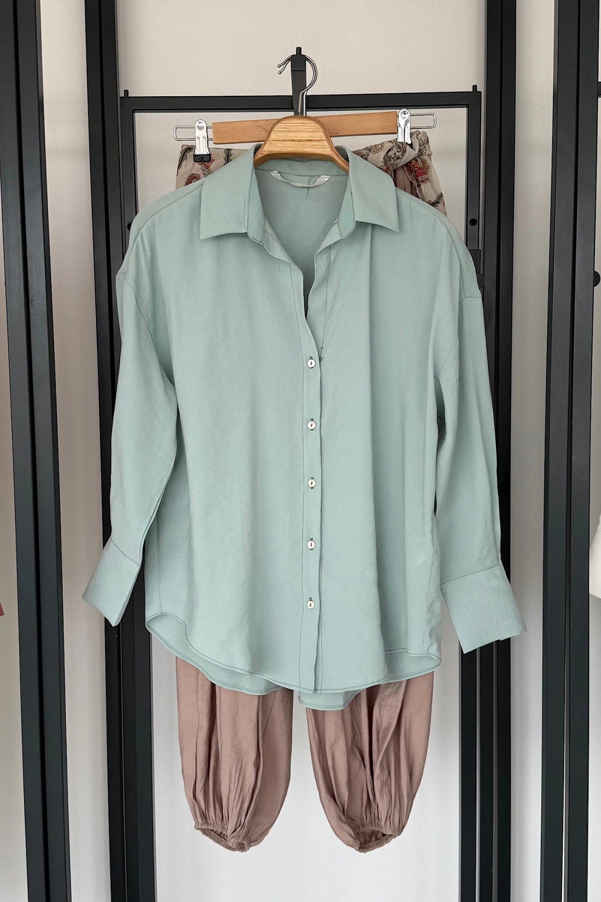 Modal V Yaka Gömlek Mint