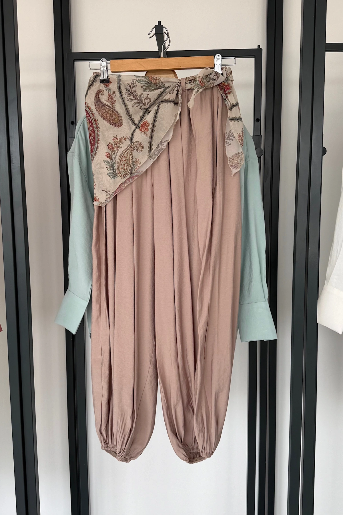 Kendinden Şal Detaylı Şalvar Pantolon Bej