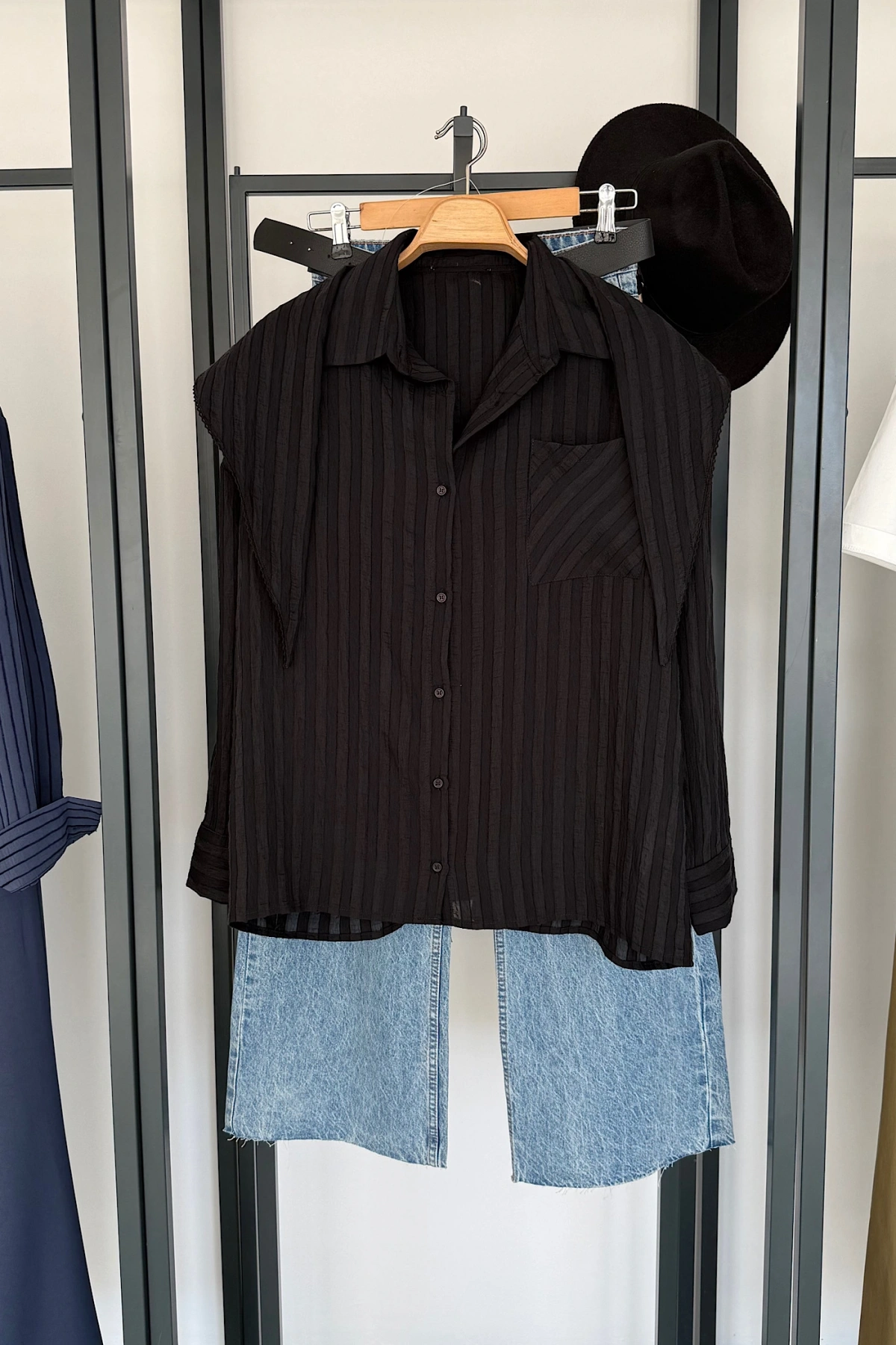 Bağlama Detaylı Çizgili Gömlek Siyah