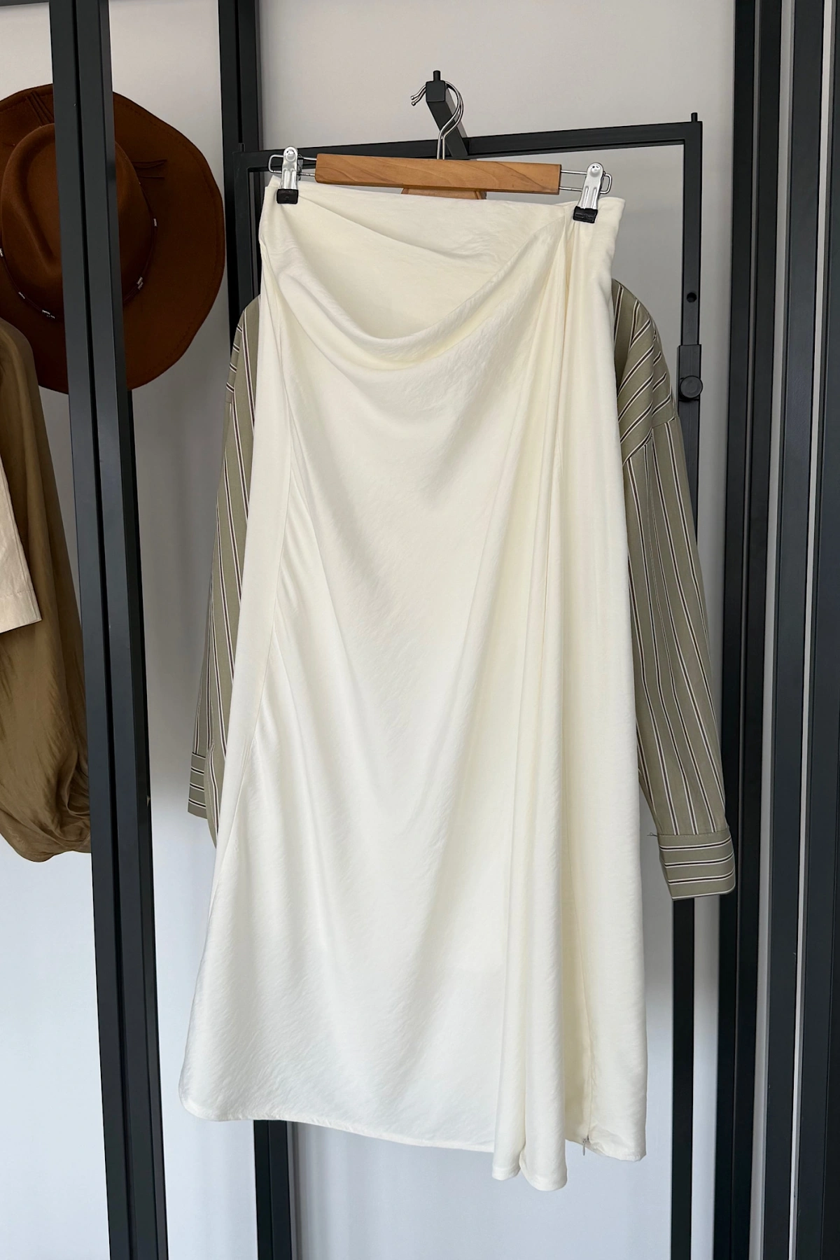 Luna Drape Detaylı Etek Beyaz