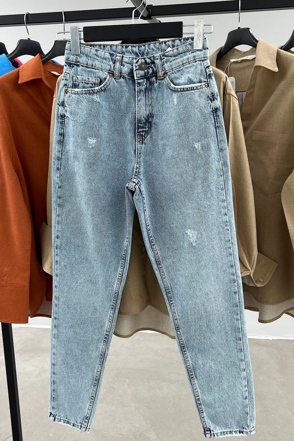 Outdoor Snow Wash Mom Jean