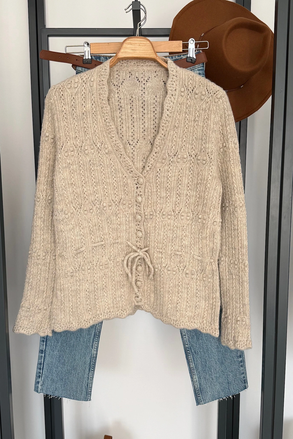 Bağcık Bağlamalı Hırka Bej