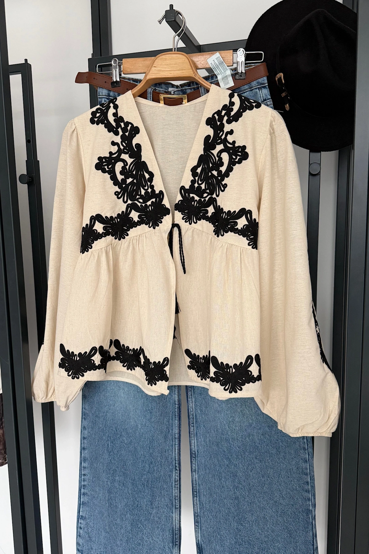 Balon Kol Desenli Bluz Bej