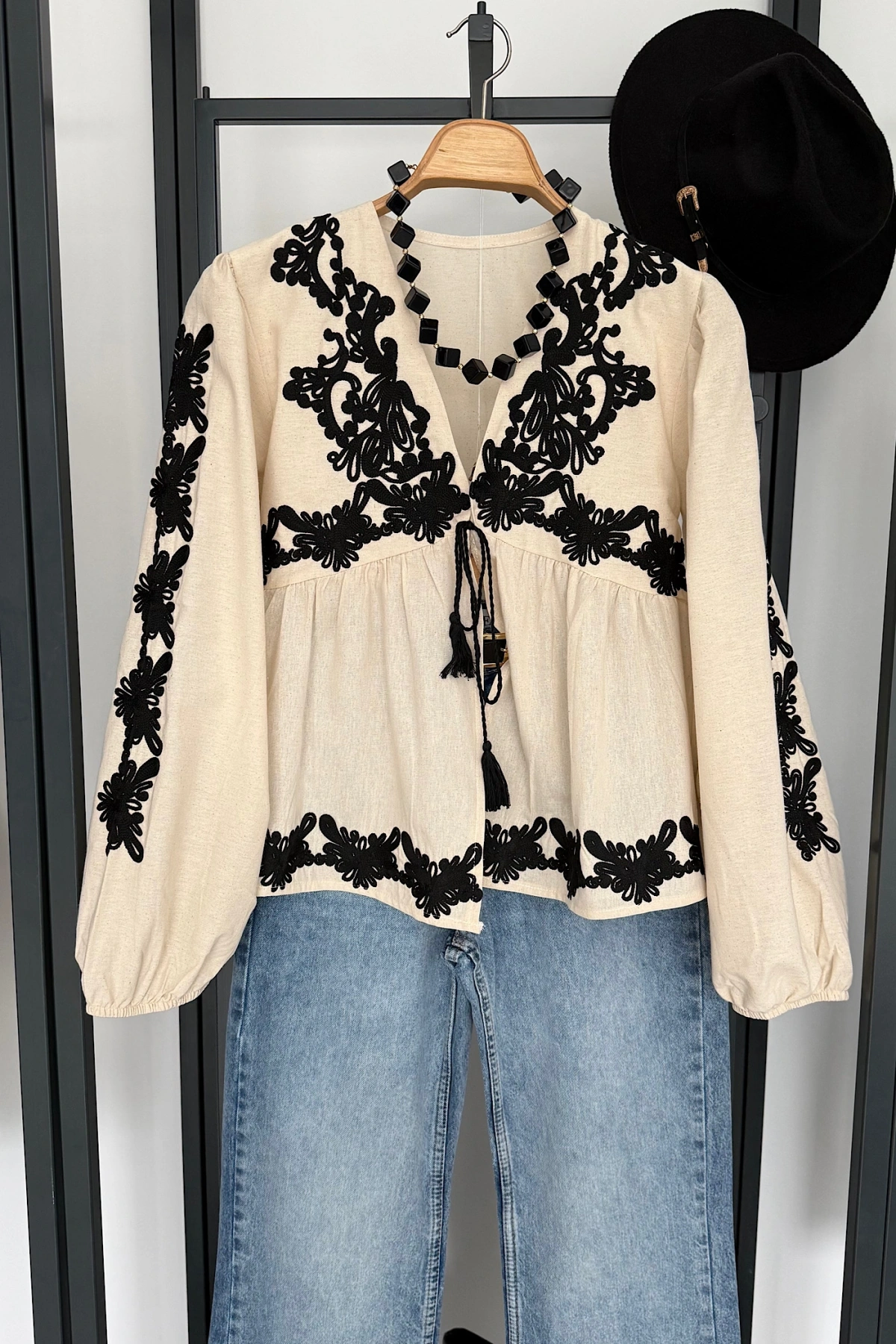 Balon Kol Desenli Bluz Bej