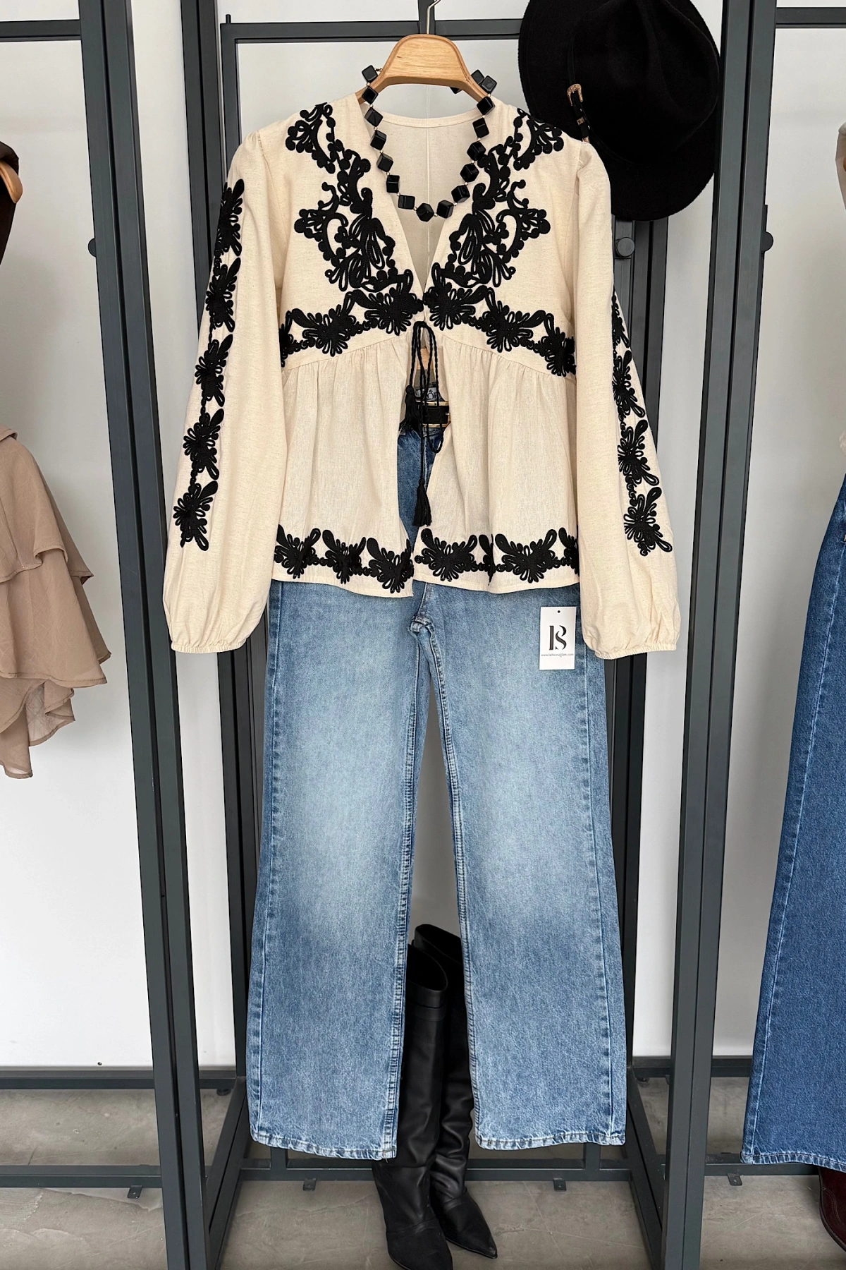 Balon Kol Desenli Bluz Bej