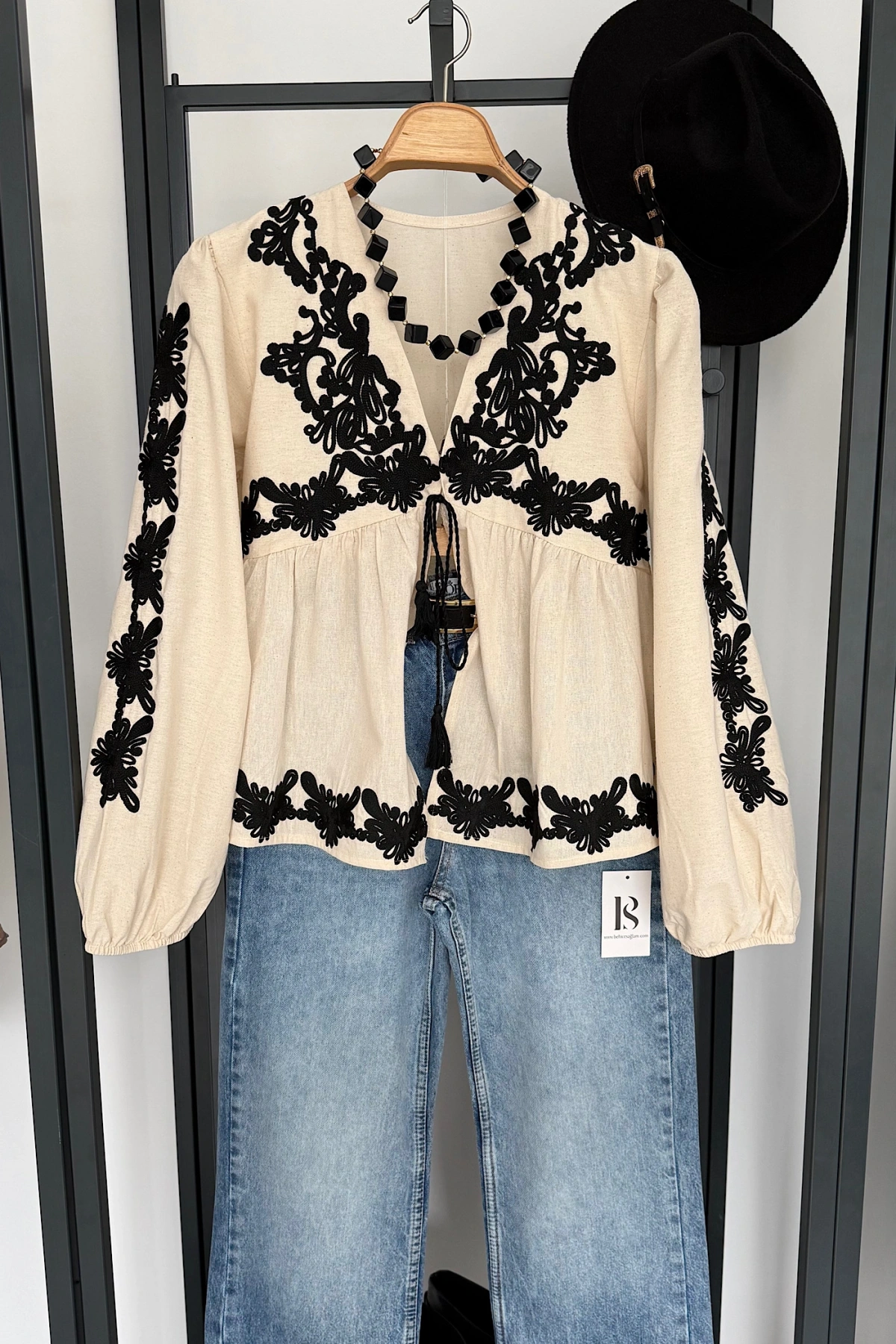 Balon Kol Desenli Bluz Bej