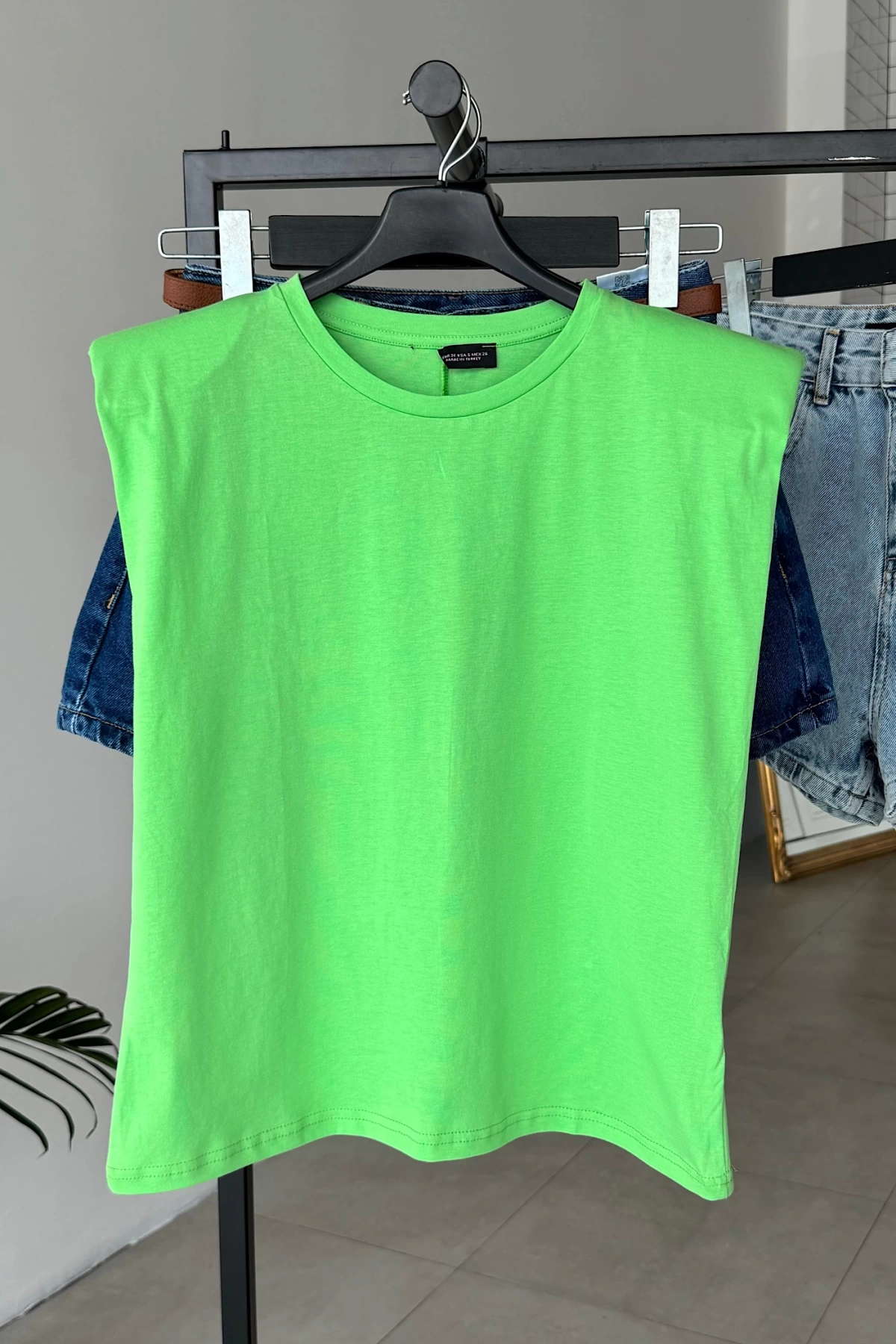 Basic Vatkalı Kolsuz T-shirt Yeşil