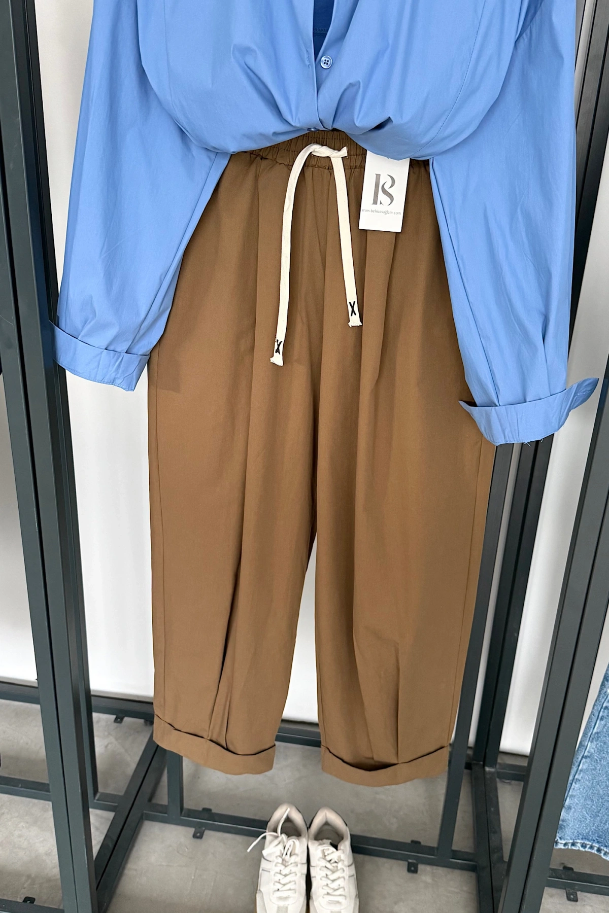 Beli Lastikli Bağcıklı Pantolon Camel