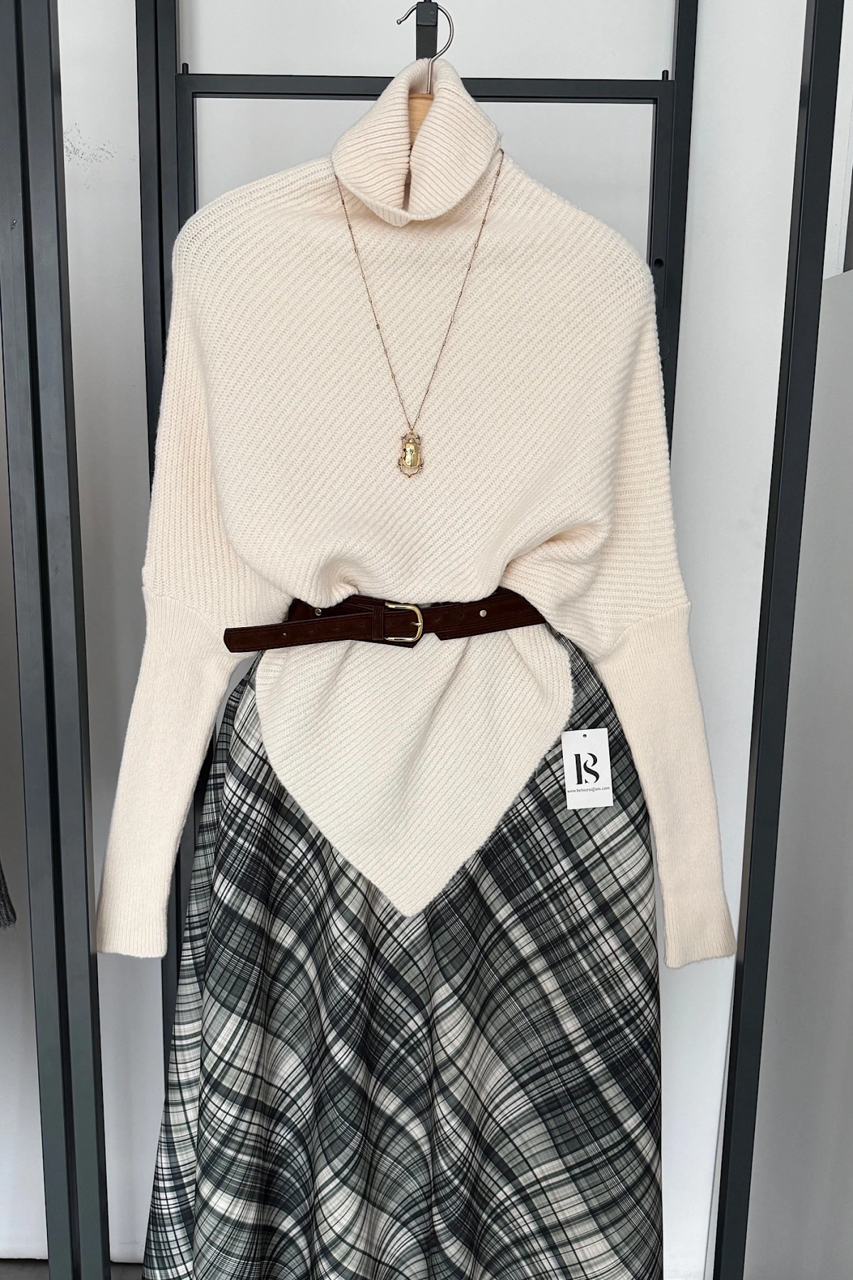 Boğazlı Triko Kazak Krem