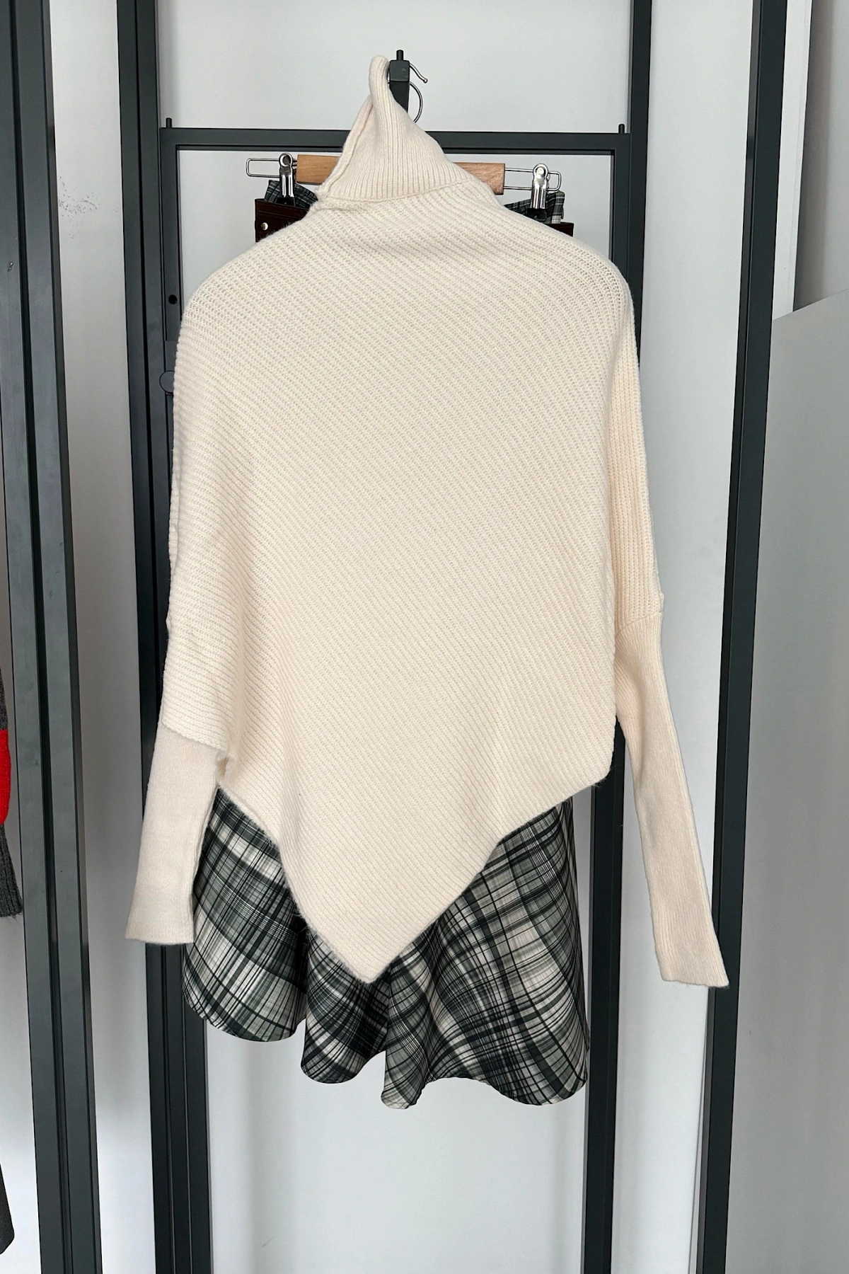 Boğazlı Triko Kazak Krem