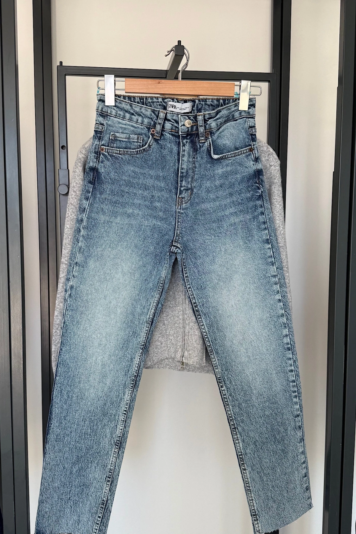 Boyfit Kesik Paça Jean Kar Yıkama