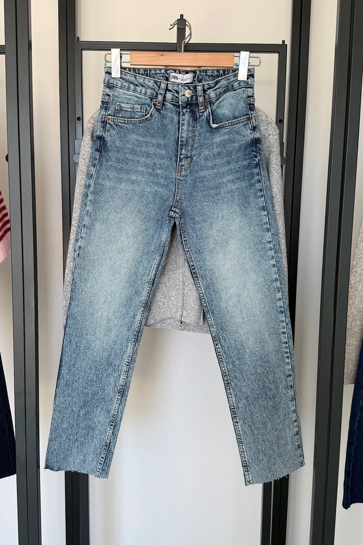 Boyfit Kesik Paça Jean Kar Yıkama