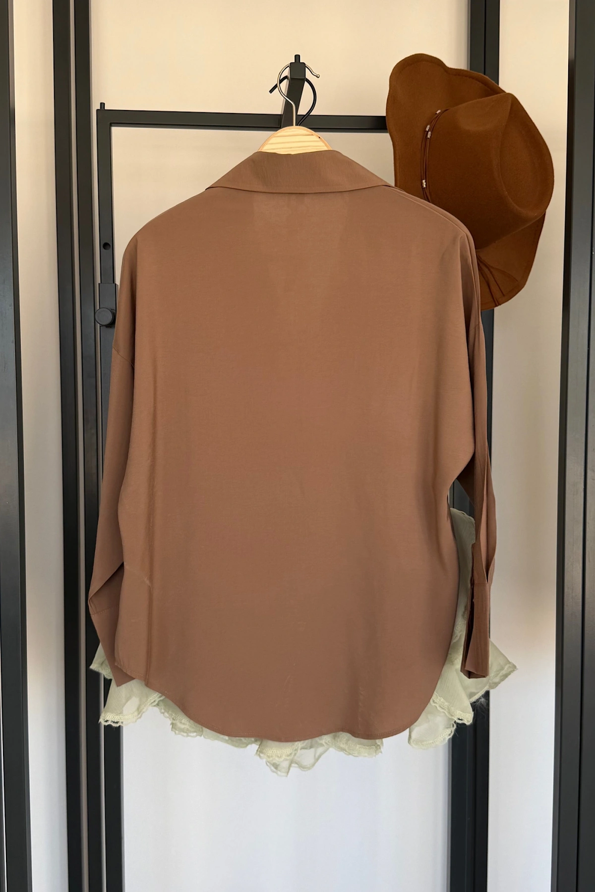 BS Tek Cep Nakışlı Gömlek Kahverengi
