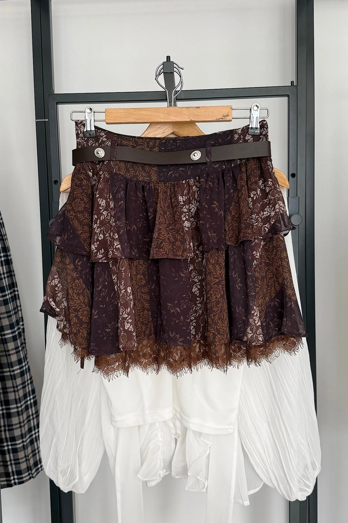 Çiçek Desenli Kendinden Kemerli Etek Kahverengi