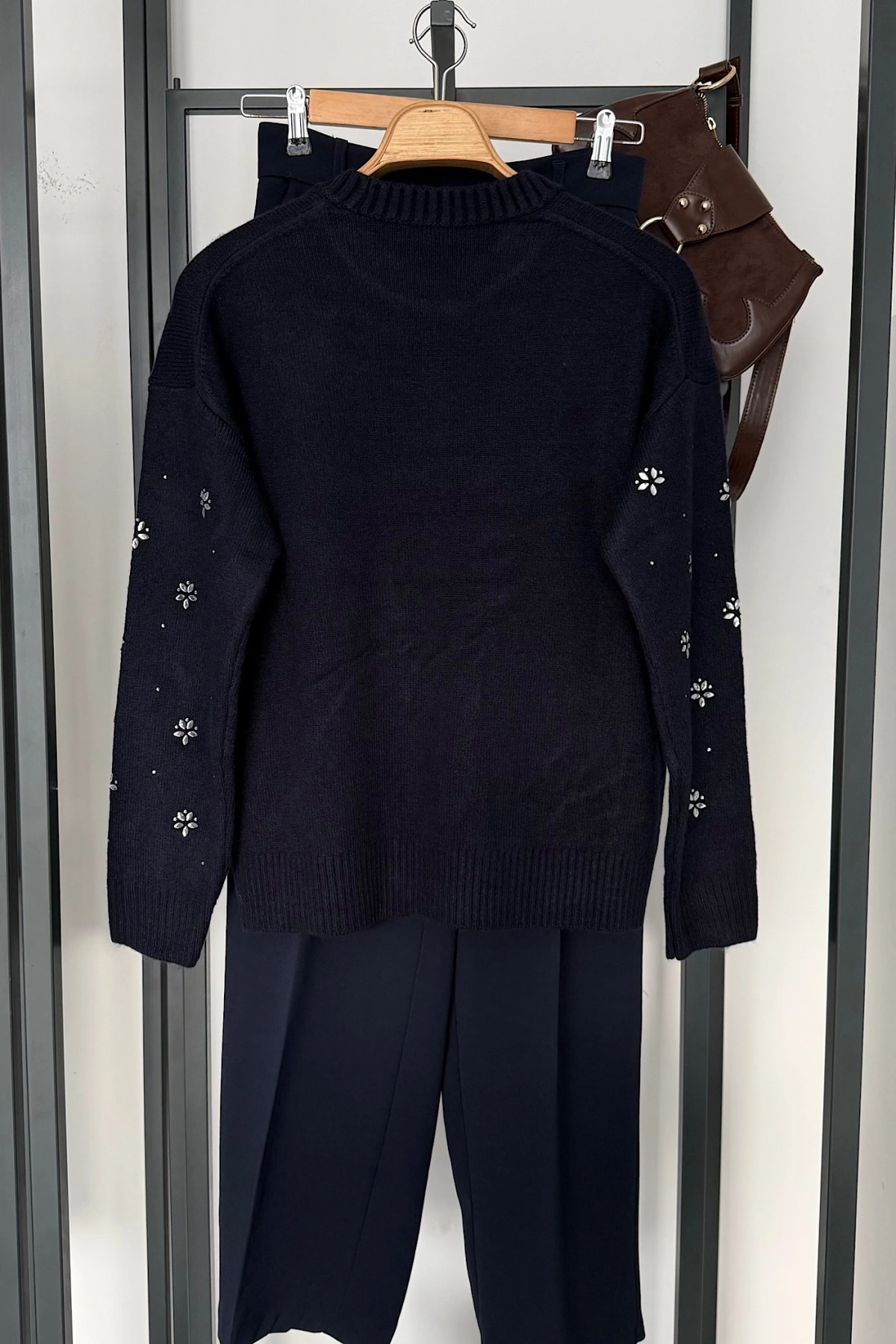 Çiçek Taşlı Kazak Lacivert