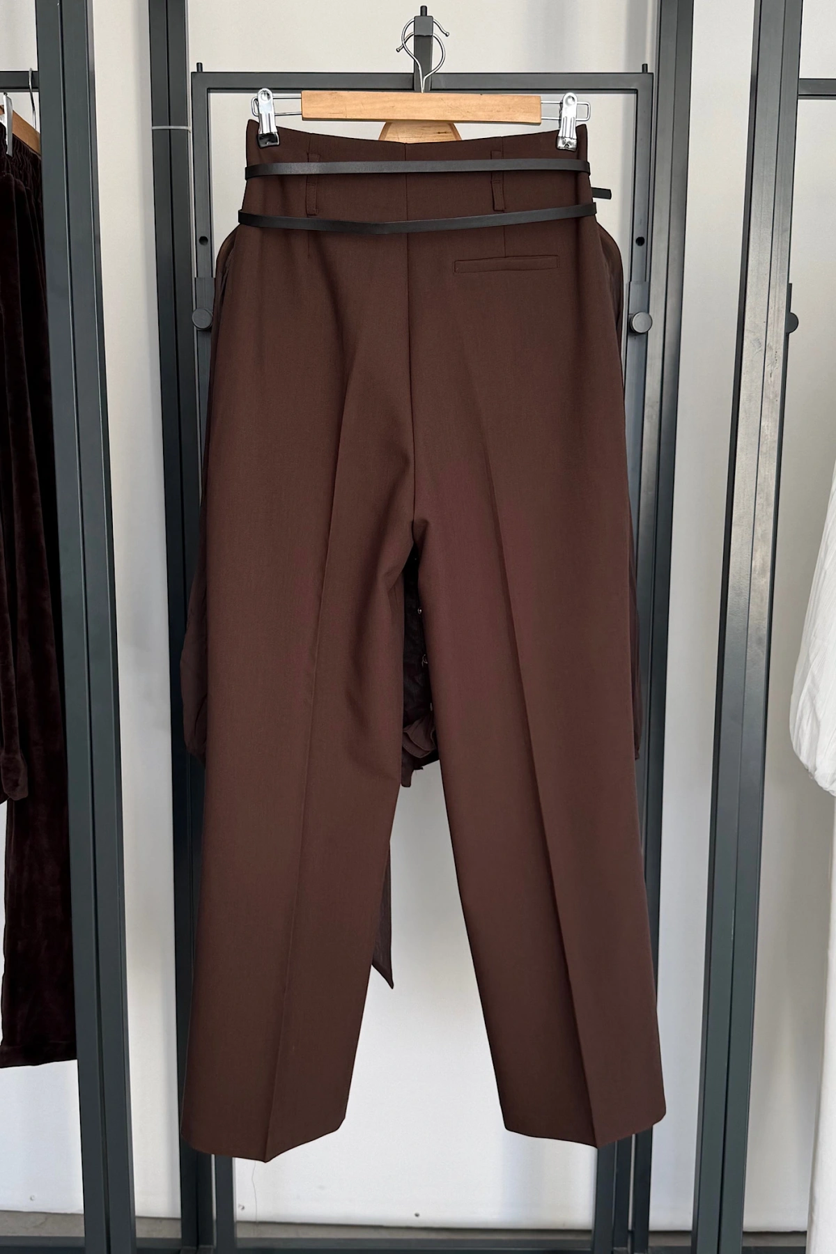 Çift Köprülü Pileli Pantolon Kahverengi