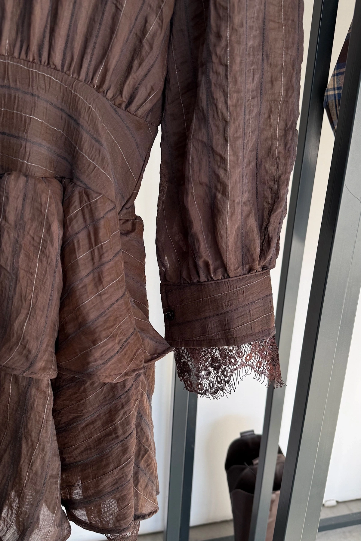 Dantel Detay Vatkalı Elbise Kahverengi