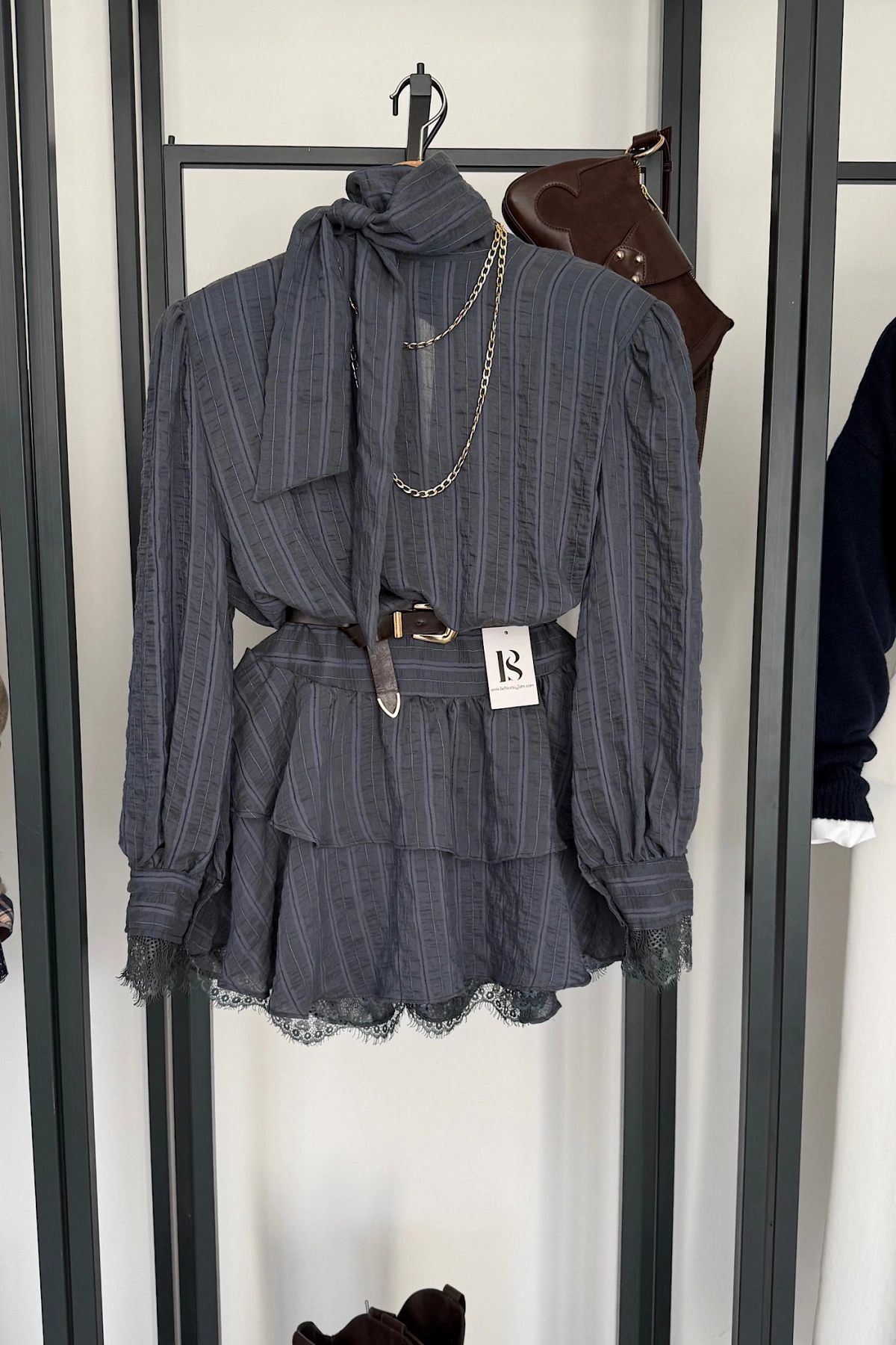 Dantel Detay Vatkalı Elbise Mavi