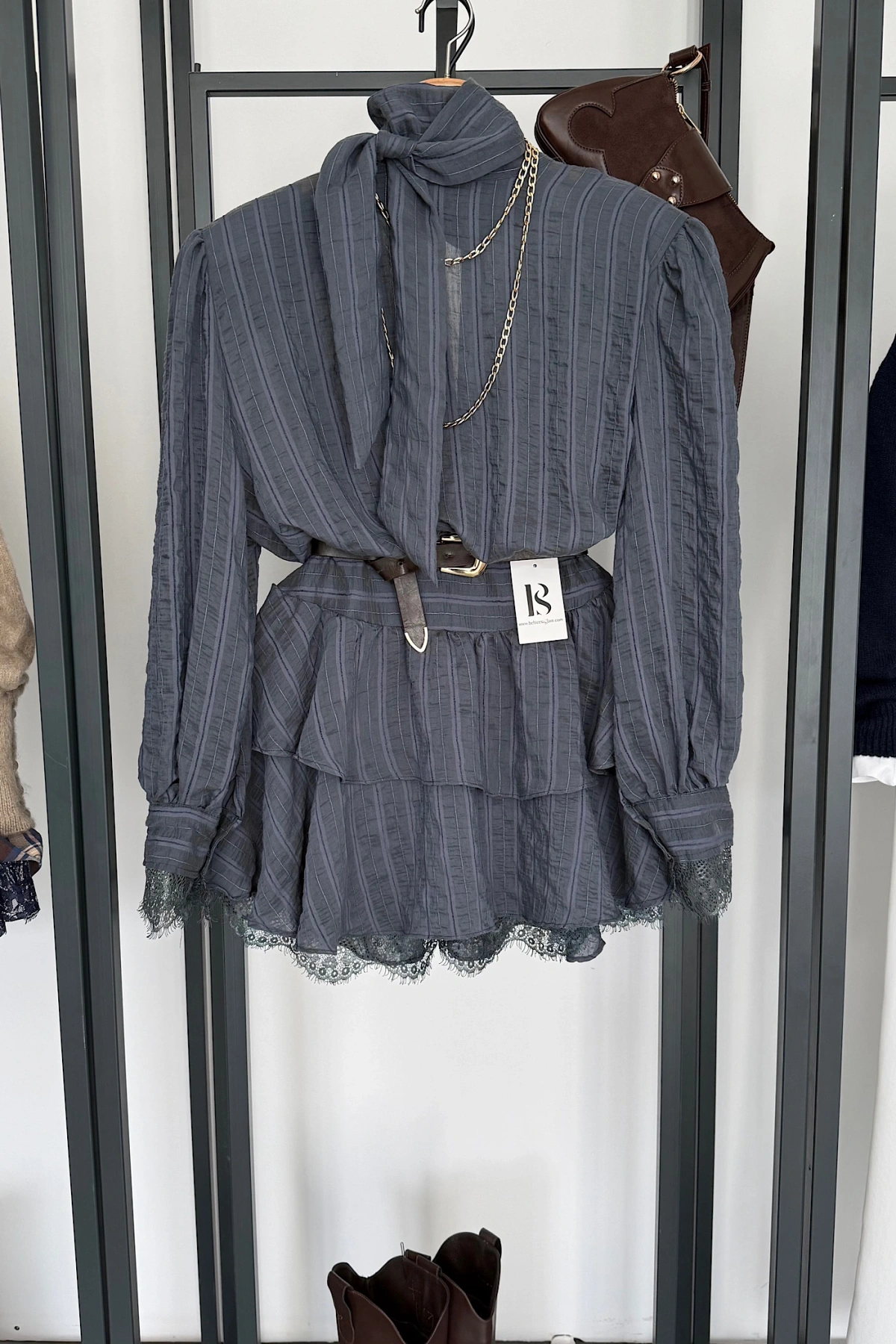 Dantel Detay Vatkalı Elbise Mavi