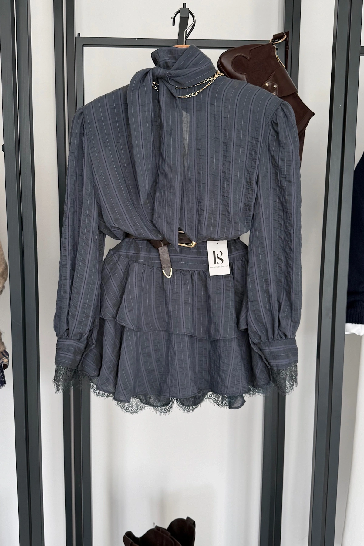 Dantel Detay Vatkalı Elbise Mavi