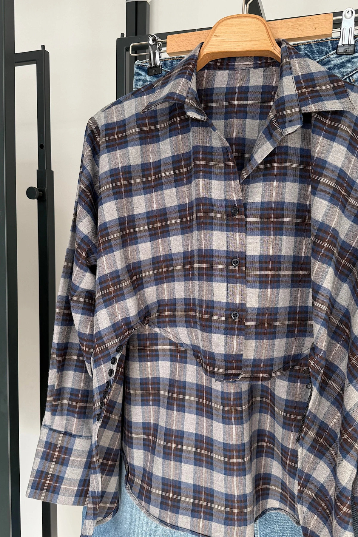 Ekose Desen Düğme Detaylı Gömlek Gri-Lacivert